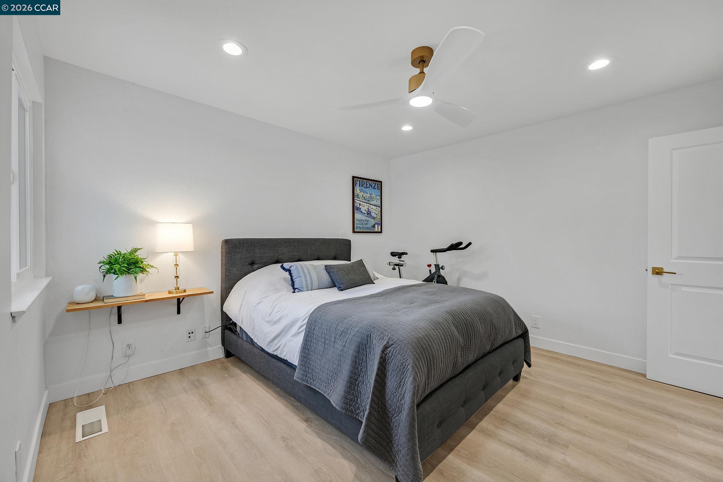 Detail Gallery Image 26 of 42 For 207 Normandy Ln, Walnut Creek,  CA 94598 - 4 Beds | 2/1 Baths