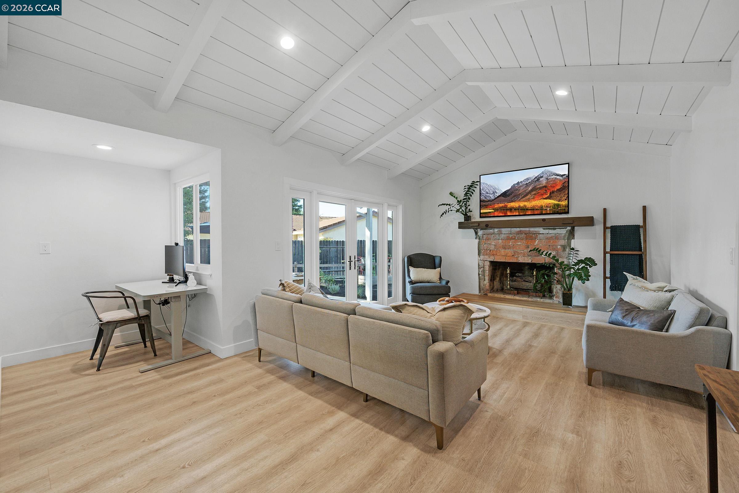 Detail Gallery Image 7 of 42 For 207 Normandy Ln, Walnut Creek,  CA 94598 - 4 Beds | 2/1 Baths