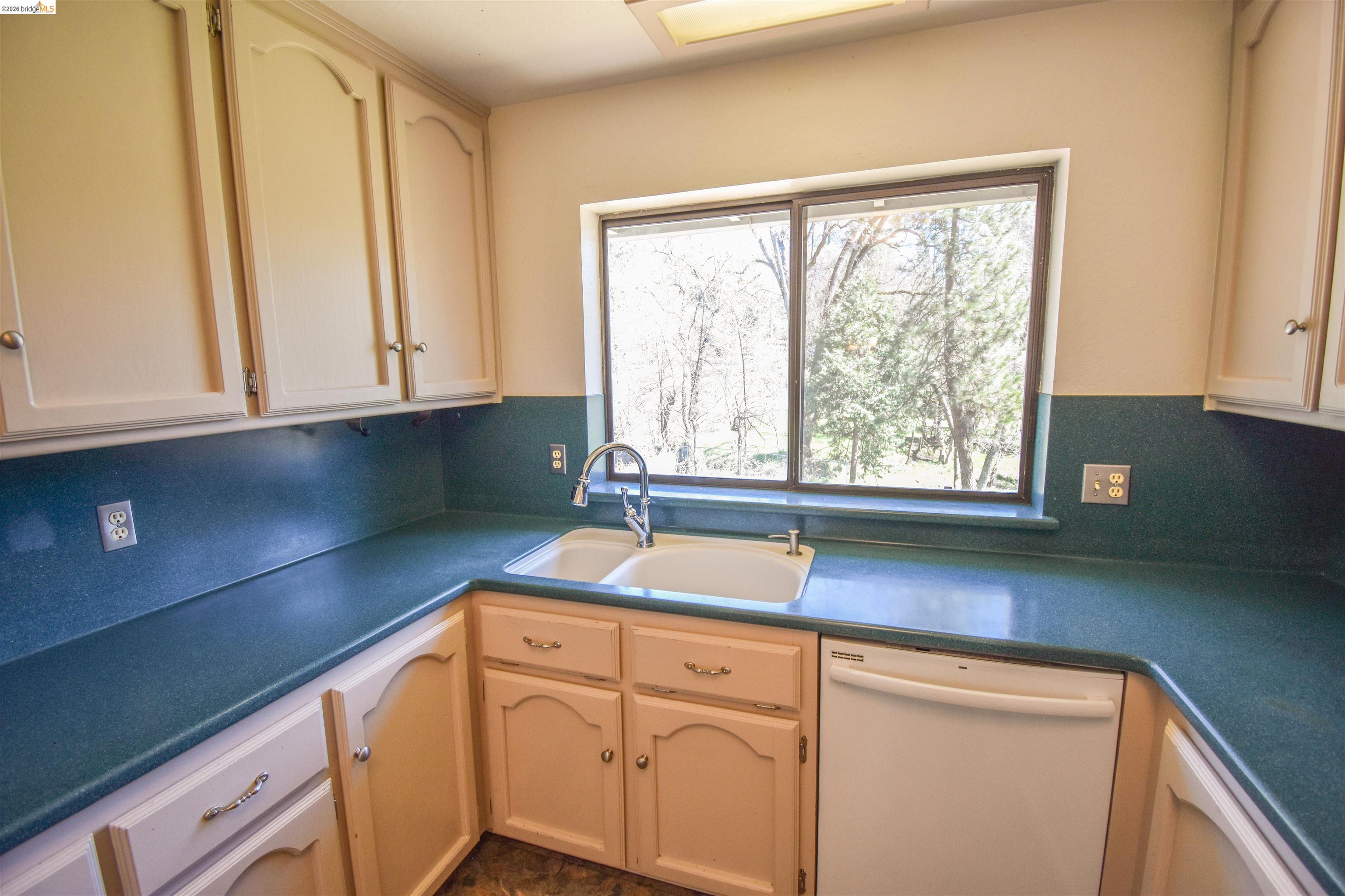 Detail Gallery Image 12 of 31 For 21515 Bellview Creek Rd, Sonora,  CA 95370 - 4 Beds | 3 Baths