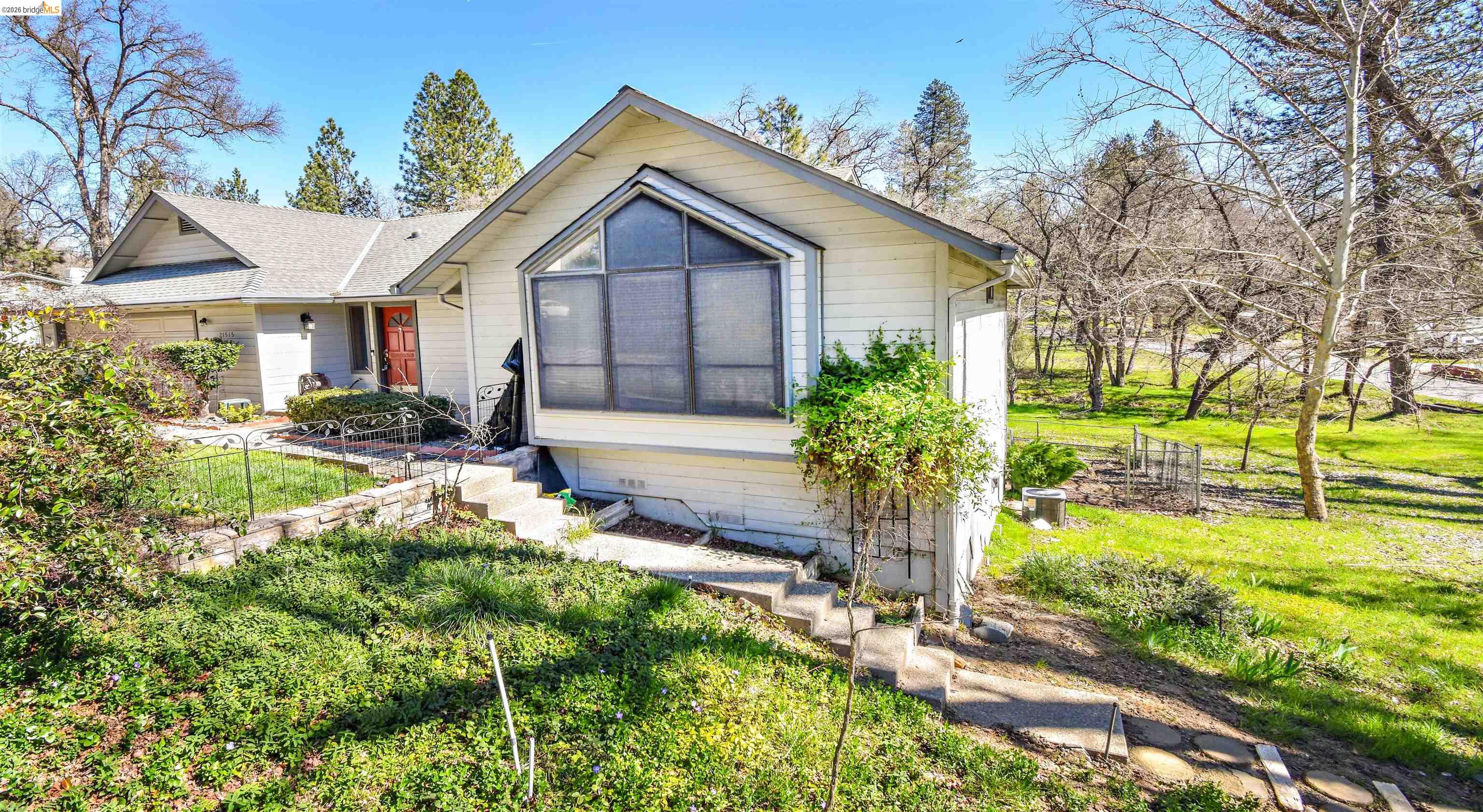 Detail Gallery Image 3 of 31 For 21515 Bellview Creek Rd, Sonora,  CA 95370 - 4 Beds | 3 Baths