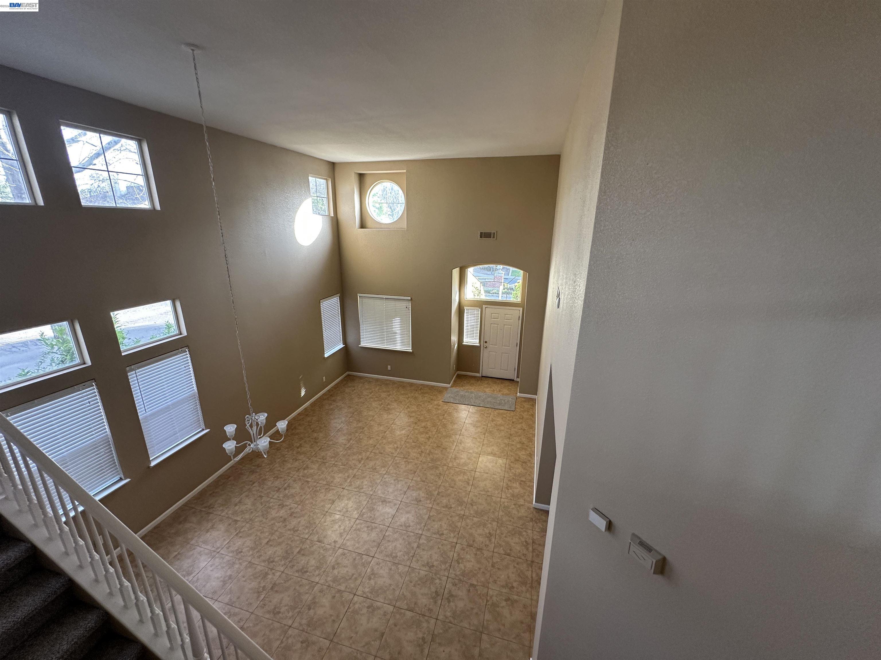 Detail Gallery Image 14 of 25 For 4111 Riverbrook Ct, Stockton,  CA 95219 - 5 Beds | 4 Baths