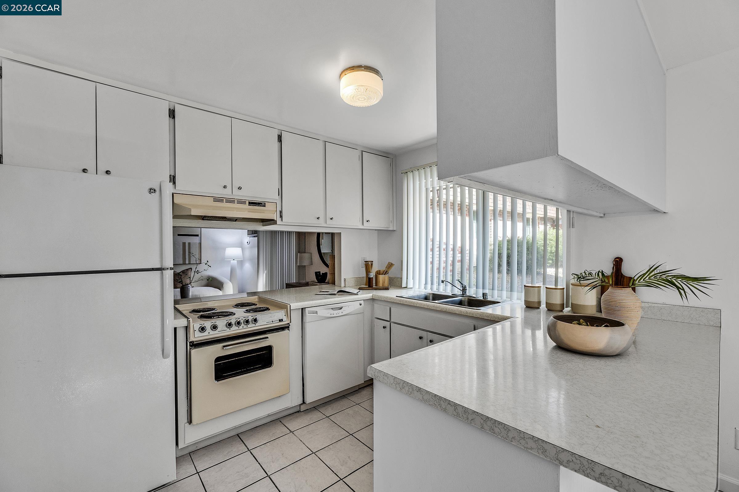 Detail Gallery Image 11 of 33 For 146 Ascot Ct #2,  Moraga,  CA 94556 - 2 Beds | 2 Baths