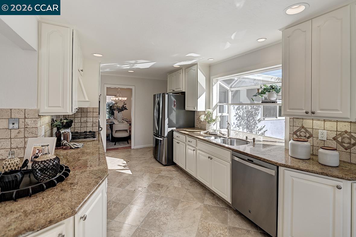 Detail Gallery Image 18 of 60 For 2253 Belford Dr, Walnut Creek,  CA 94598 - 4 Beds | 2 Baths