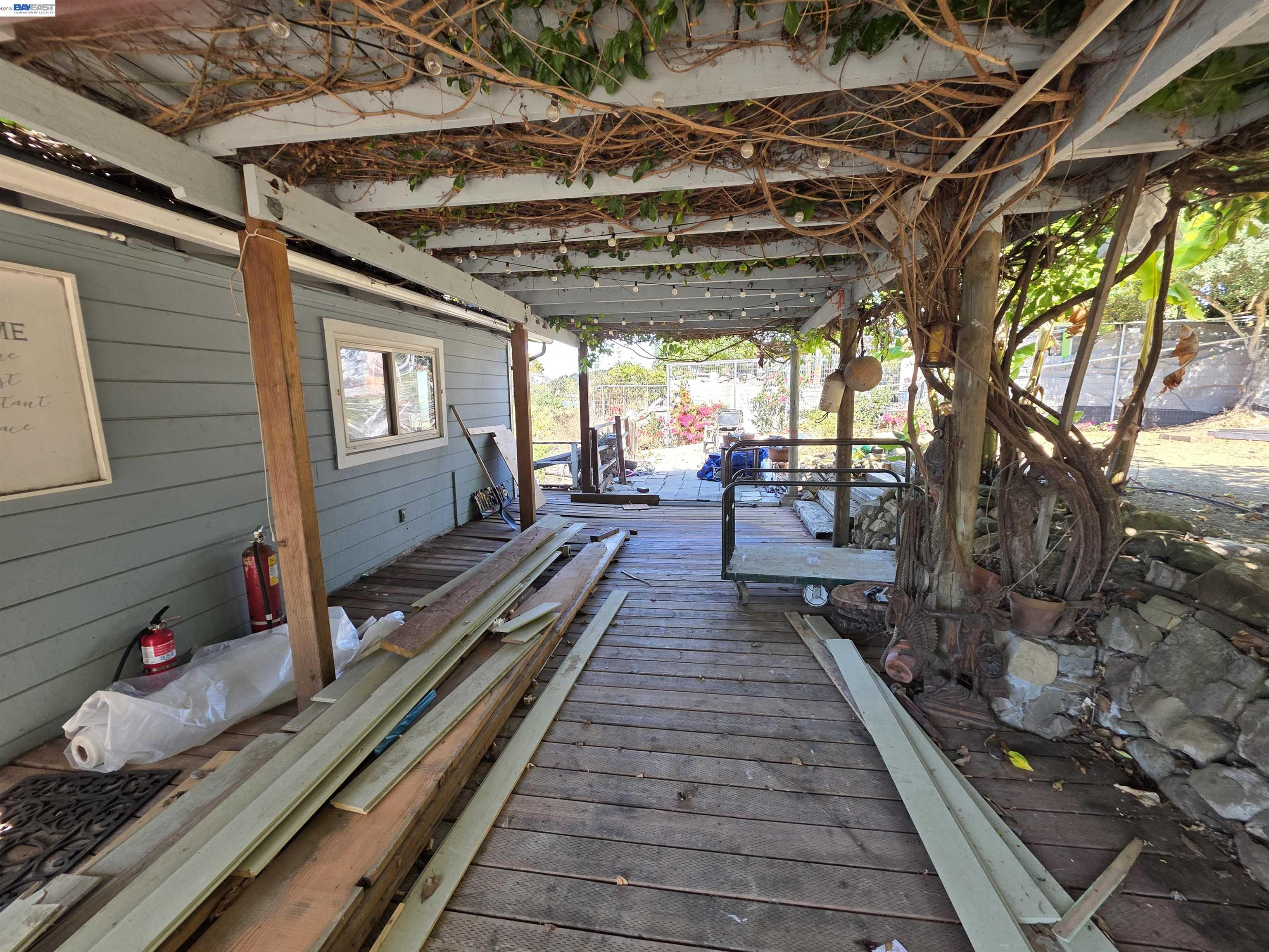 Detail Gallery Image 7 of 10 For 40 Sandy Beach Rd, Vallejo,  CA 94590 - 2 Beds | 1 Baths