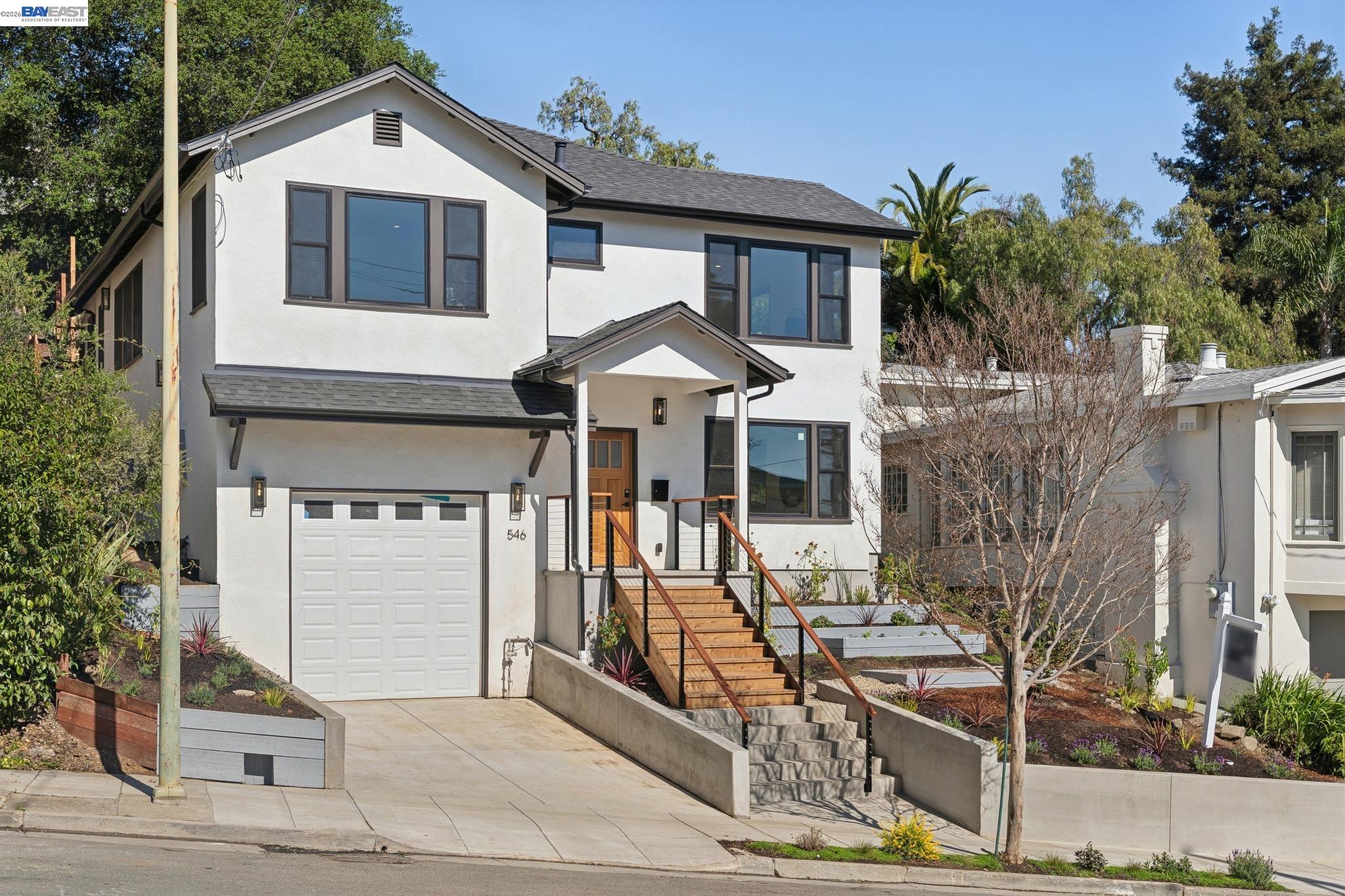 Detail Gallery Image 2 of 46 For 546 Weldon Ave, Oakland,  CA 94610 - 3 Beds | 3 Baths