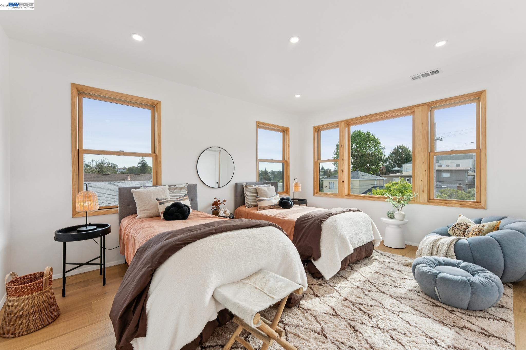 Detail Gallery Image 34 of 46 For 546 Weldon Ave, Oakland,  CA 94610 - 3 Beds | 3 Baths