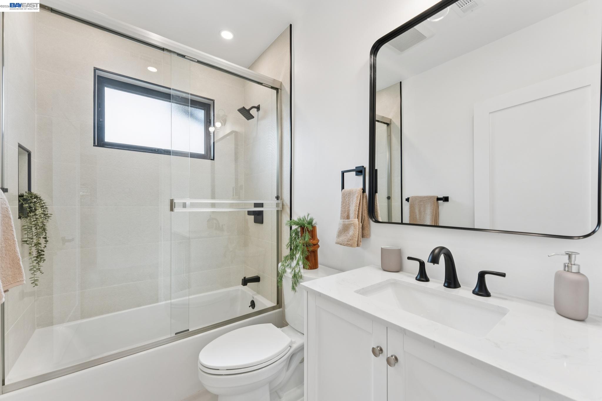 Detail Gallery Image 40 of 46 For 546 Weldon Ave, Oakland,  CA 94610 - 3 Beds | 3 Baths