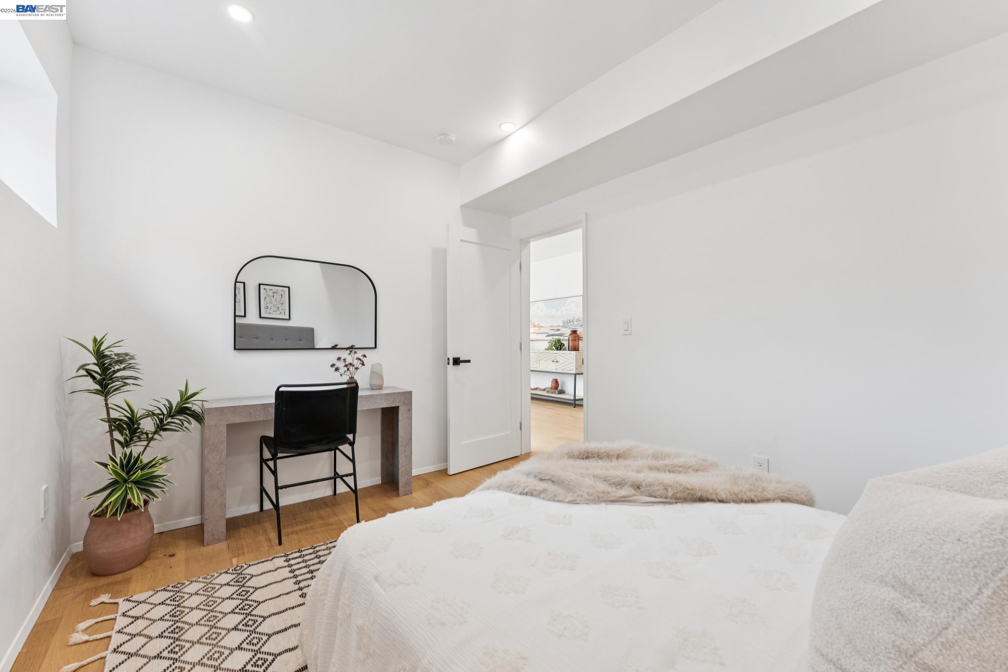 Detail Gallery Image 10 of 46 For 546 Weldon Ave, Oakland,  CA 94610 - 3 Beds | 3 Baths