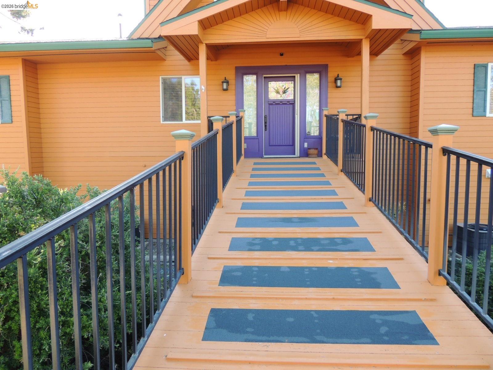 Detail Gallery Image 14 of 60 For 6064 Heron Dr., Coulterville,  CA 95311-9595 - 3 Beds | 3 Baths