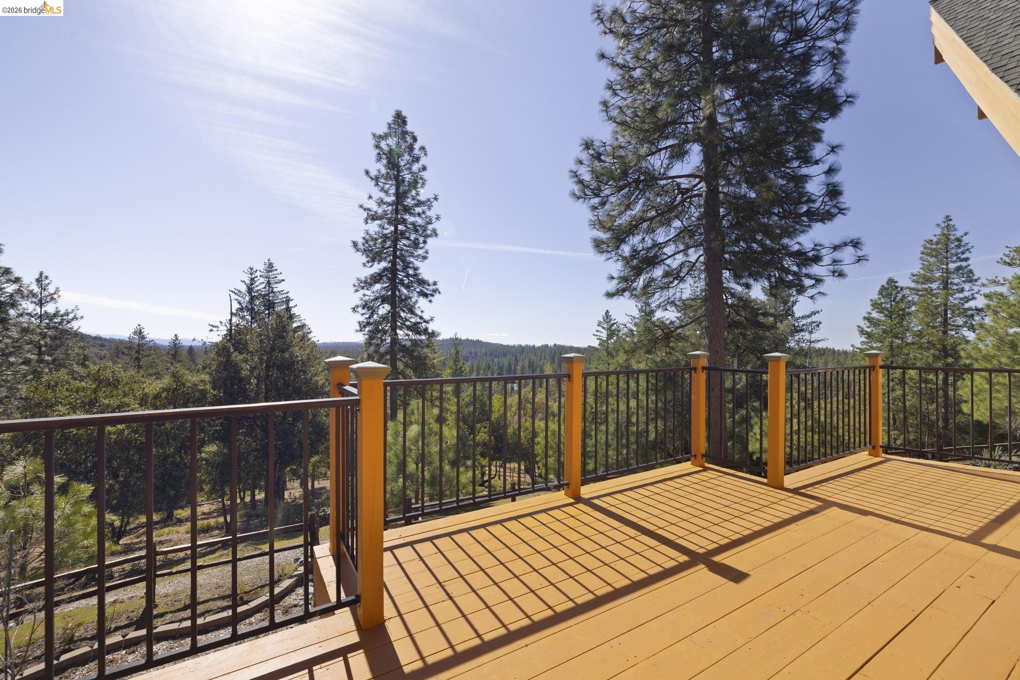 Detail Gallery Image 26 of 60 For 6064 Heron Dr., Coulterville,  CA 95311-9595 - 3 Beds | 3 Baths