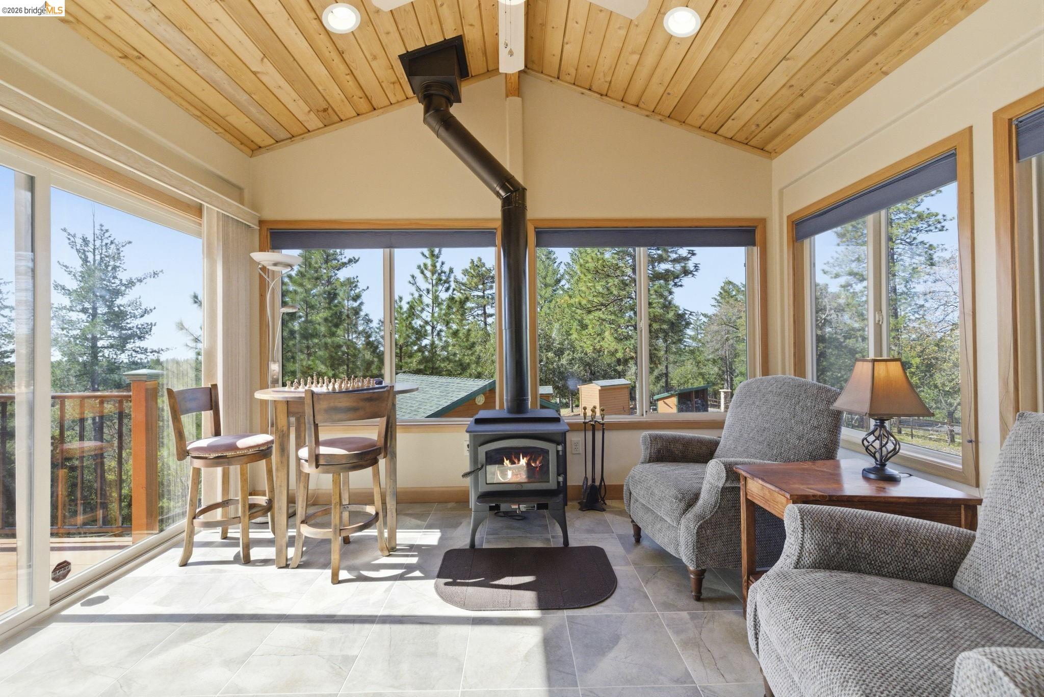 Detail Gallery Image 29 of 60 For 6064 Heron Dr., Coulterville,  CA 95311-9595 - 3 Beds | 3 Baths