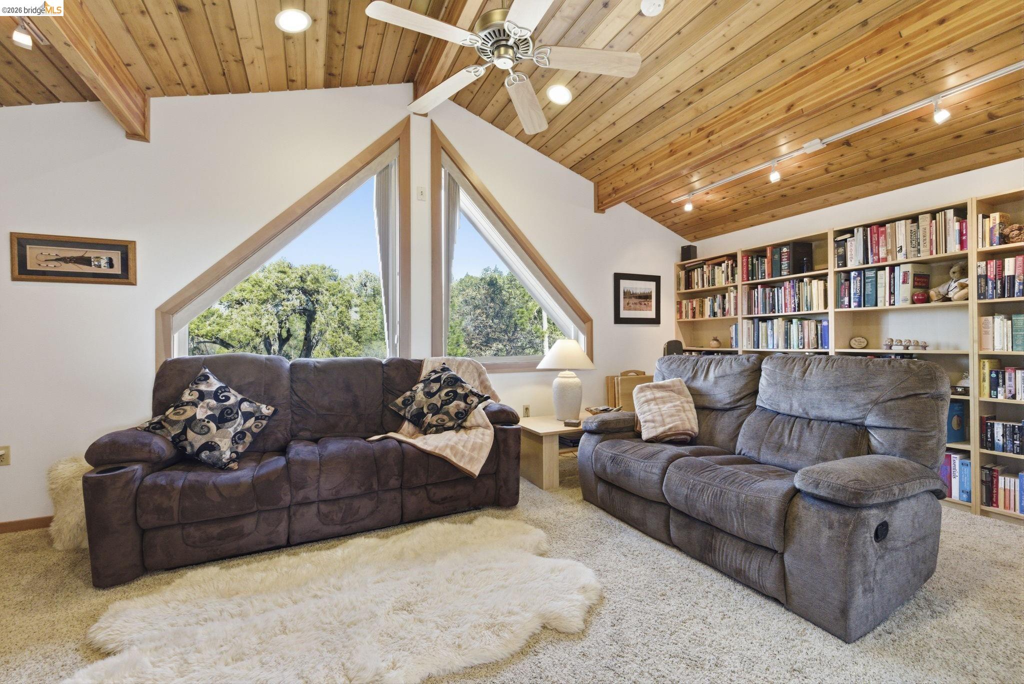 Detail Gallery Image 34 of 60 For 6064 Heron Dr., Coulterville,  CA 95311-9595 - 3 Beds | 3 Baths