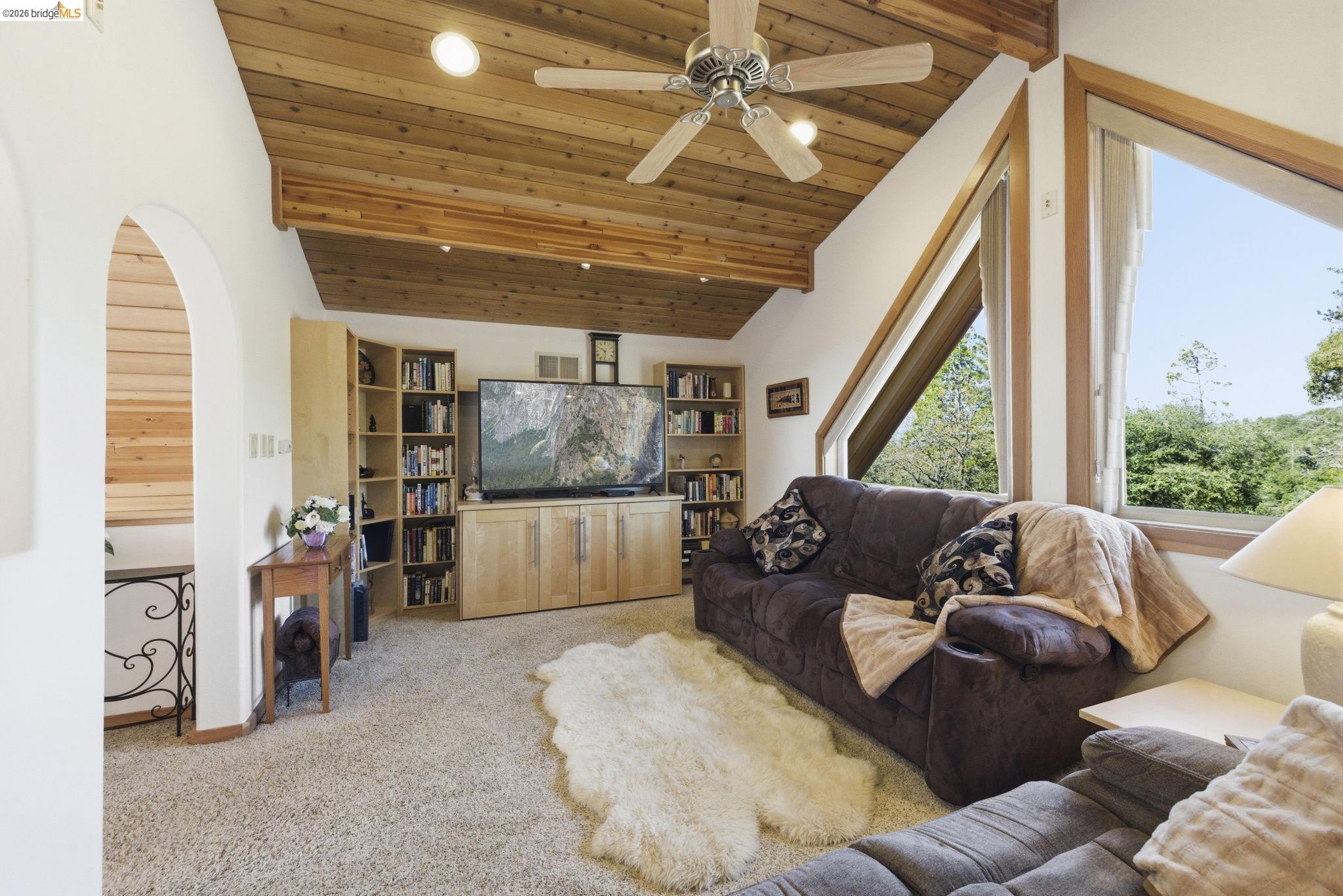 Detail Gallery Image 35 of 60 For 6064 Heron Dr., Coulterville,  CA 95311-9595 - 3 Beds | 3 Baths