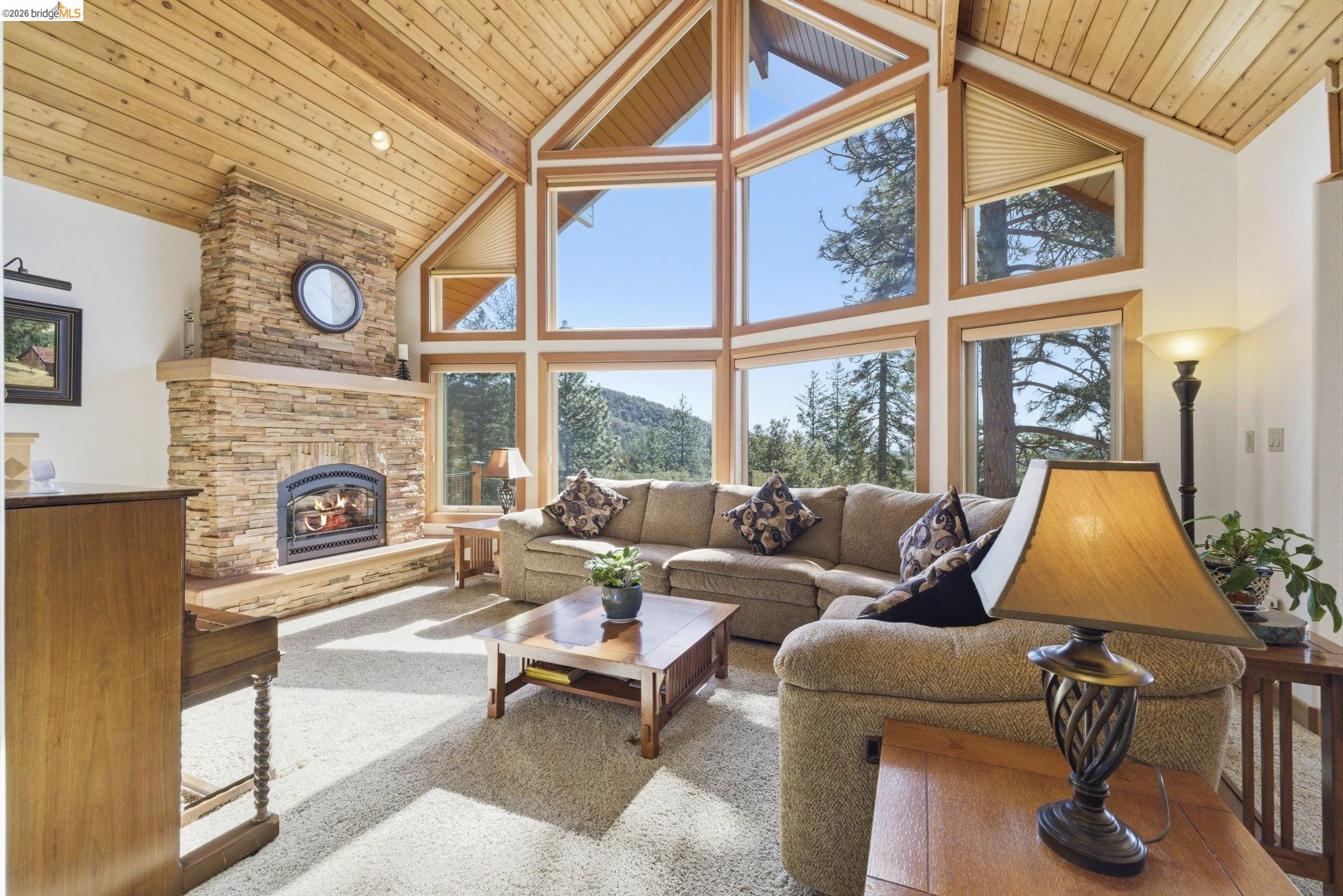 Detail Gallery Image 5 of 60 For 6064 Heron Dr., Coulterville,  CA 95311-9595 - 3 Beds | 3 Baths