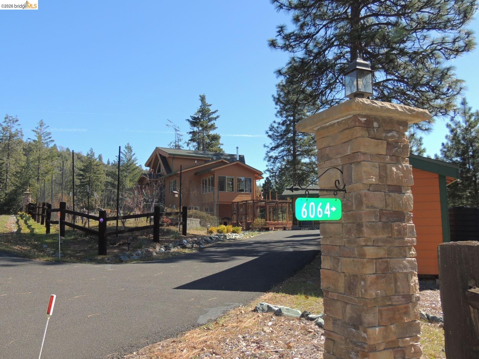 Detail Gallery Image 7 of 60 For 6064 Heron Dr., Coulterville,  CA 95311-9595 - 3 Beds | 3 Baths