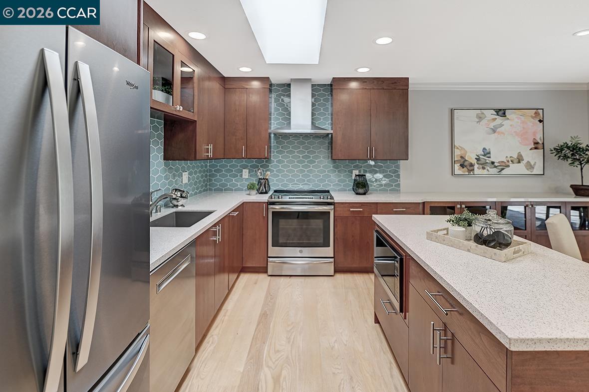 Photo #2: 41127410 Listing: Photo #2