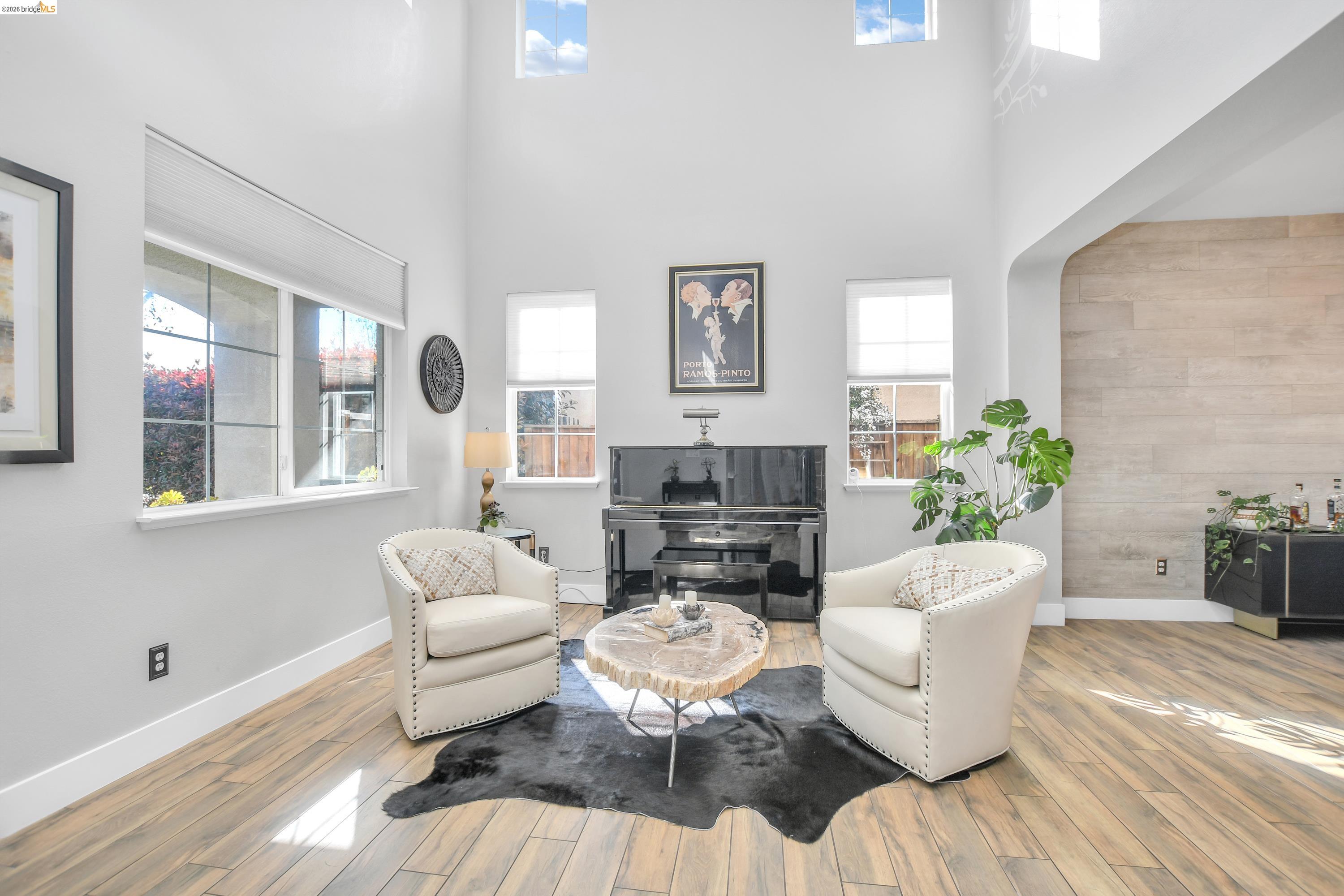 Detail Gallery Image 2 of 30 For 2037 Newton Dr, Brentwood,  CA 94513 - 4 Beds | 3 Baths