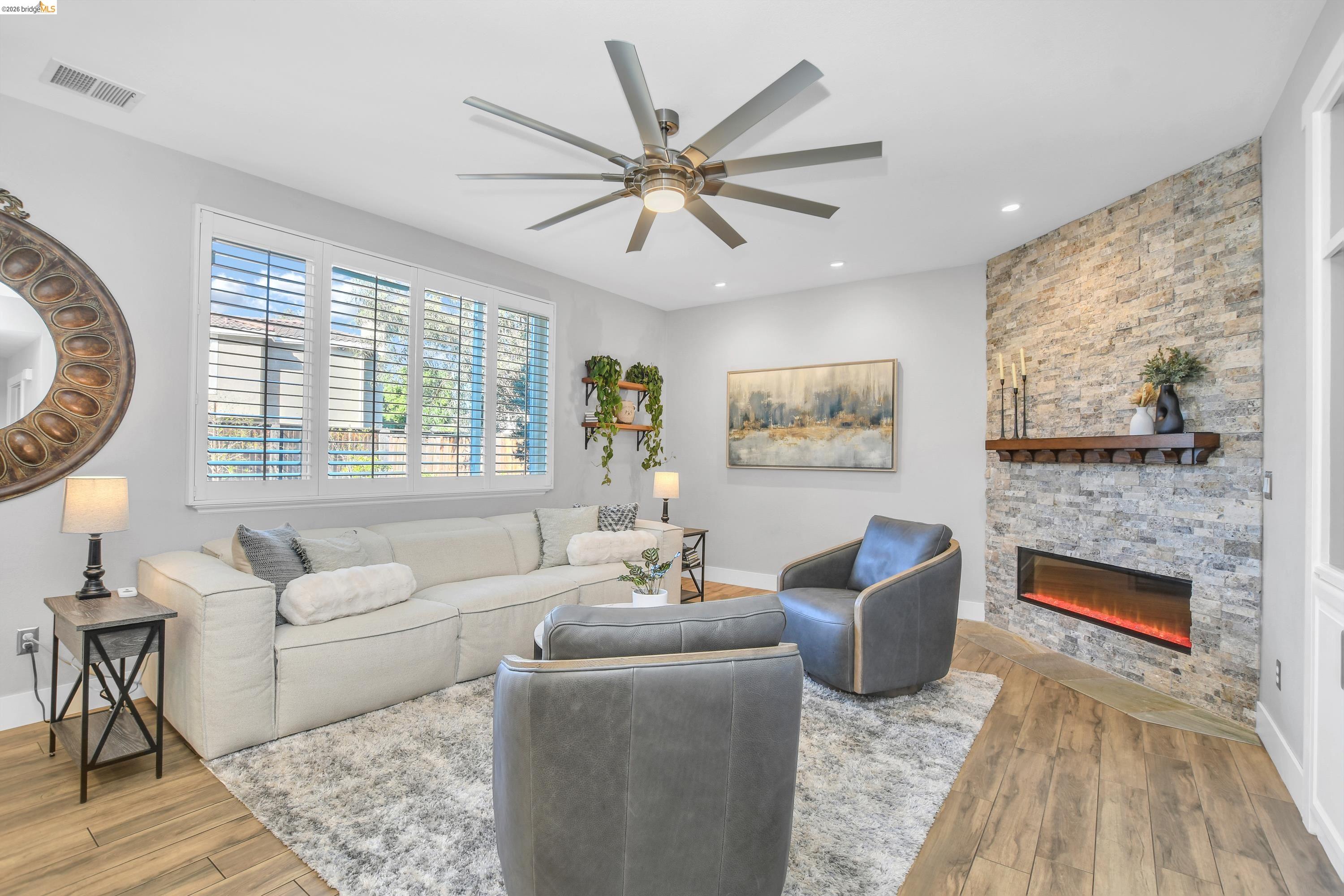 Detail Gallery Image 3 of 30 For 2037 Newton Dr, Brentwood,  CA 94513 - 4 Beds | 3 Baths