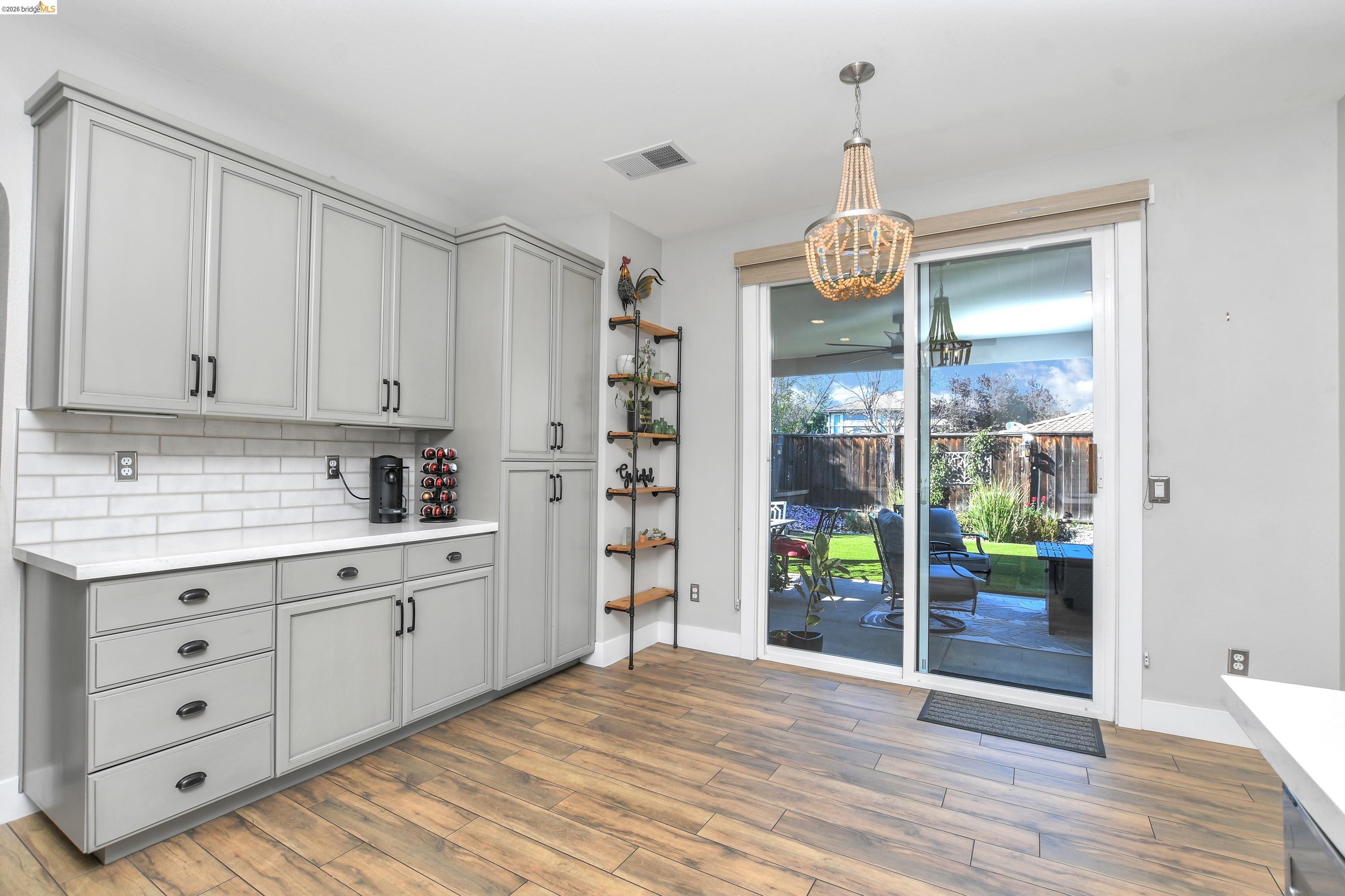 Detail Gallery Image 8 of 30 For 2037 Newton Dr, Brentwood,  CA 94513 - 4 Beds | 3 Baths