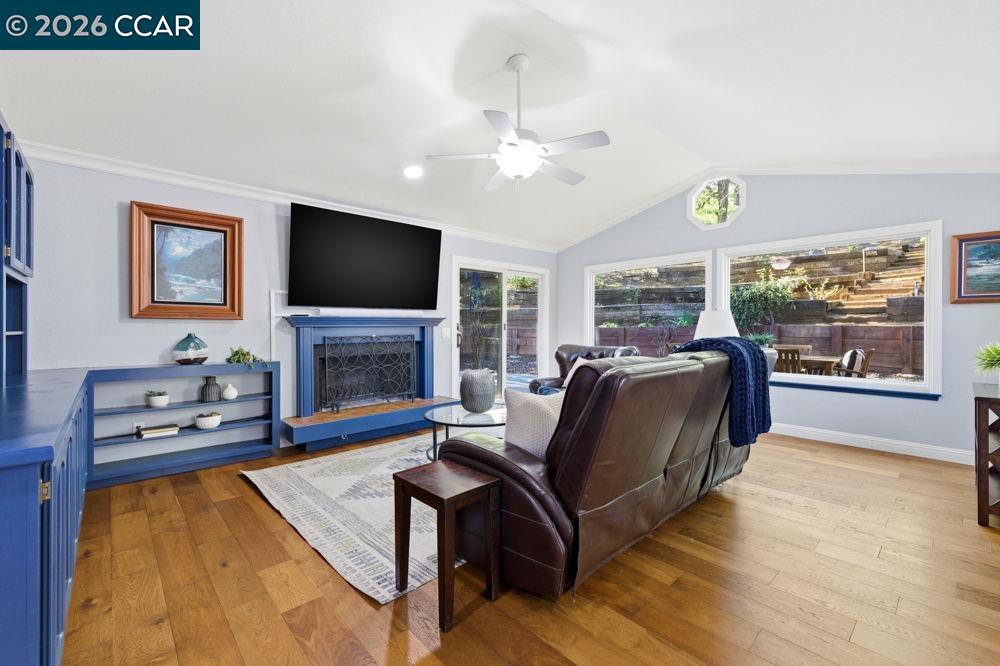 Detail Gallery Image 15 of 40 For 5795 Lewis Way, Concord,  CA 94521 - 4 Beds | 2 Baths