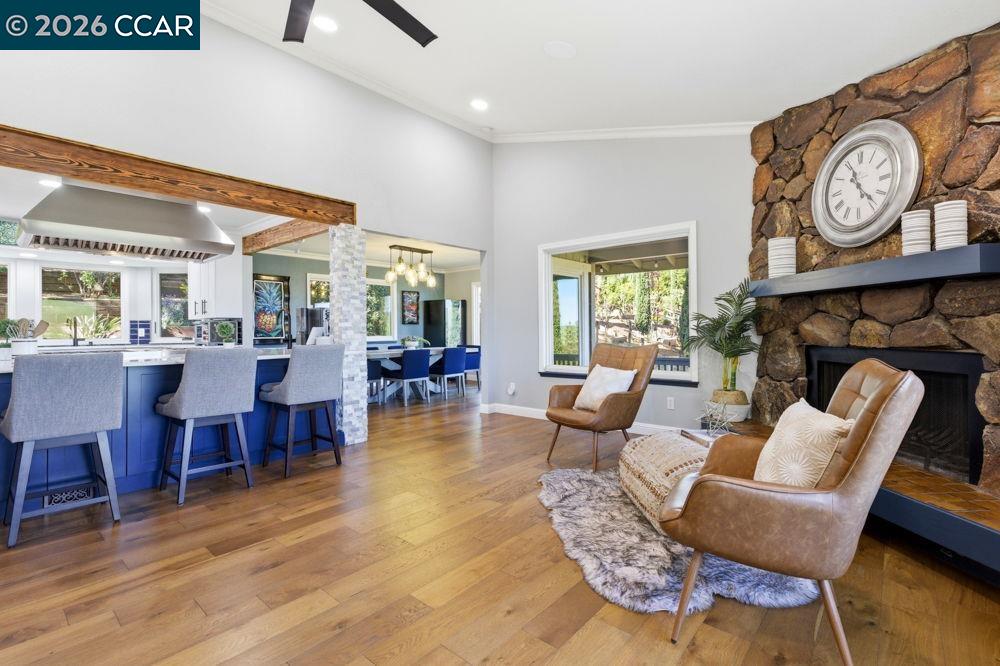 Detail Gallery Image 5 of 40 For 5795 Lewis Way, Concord,  CA 94521 - 4 Beds | 2 Baths