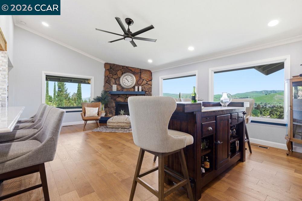 Detail Gallery Image 6 of 40 For 5795 Lewis Way, Concord,  CA 94521 - 4 Beds | 2 Baths