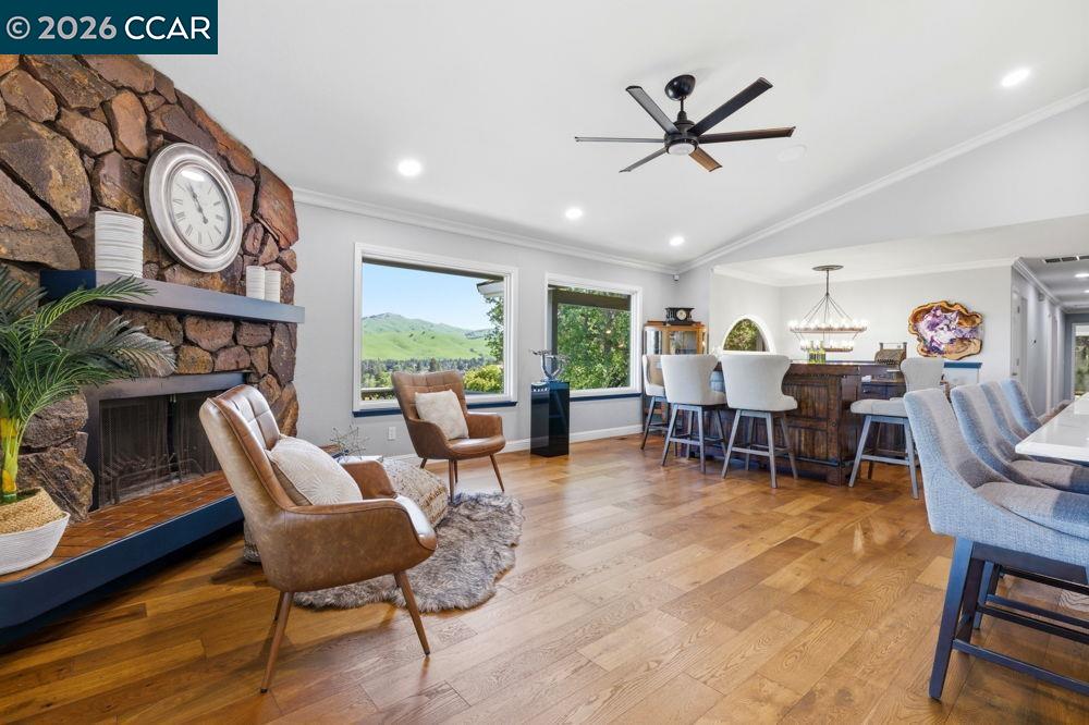 Detail Gallery Image 7 of 40 For 5795 Lewis Way, Concord,  CA 94521 - 4 Beds | 2 Baths