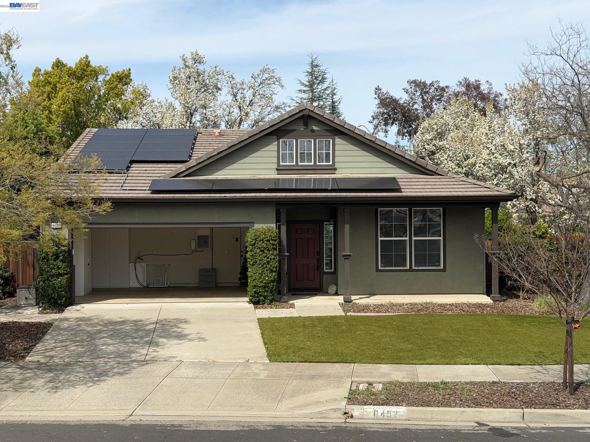 Detail Gallery Image 2 of 34 For 6492 Altamar Circle, Livermore,  CA 94551 - 3 Beds | 2 Baths