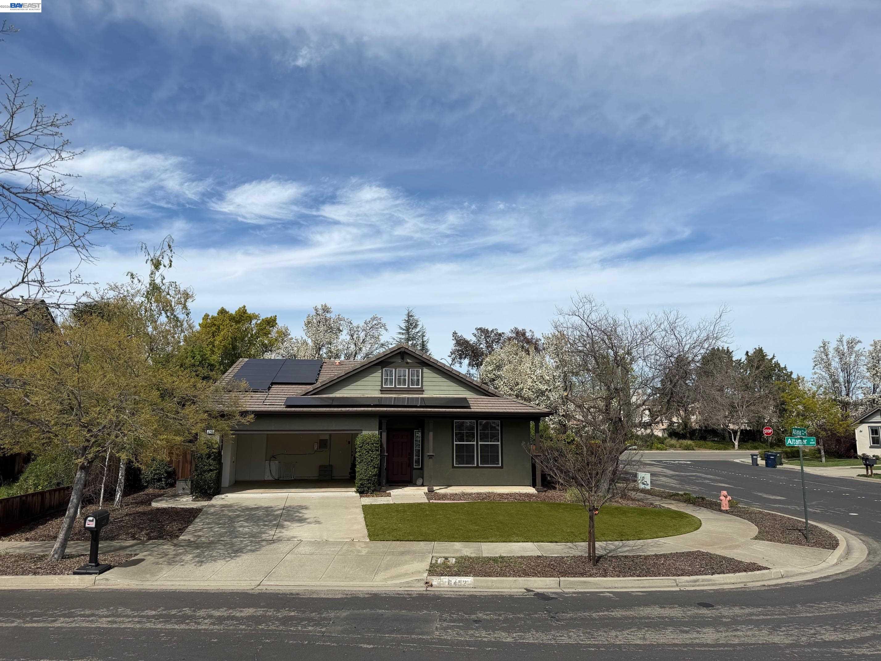 Detail Gallery Image 4 of 35 For 6492 Altamar Circle, Livermore,  CA 94551 - 3 Beds | 2 Baths