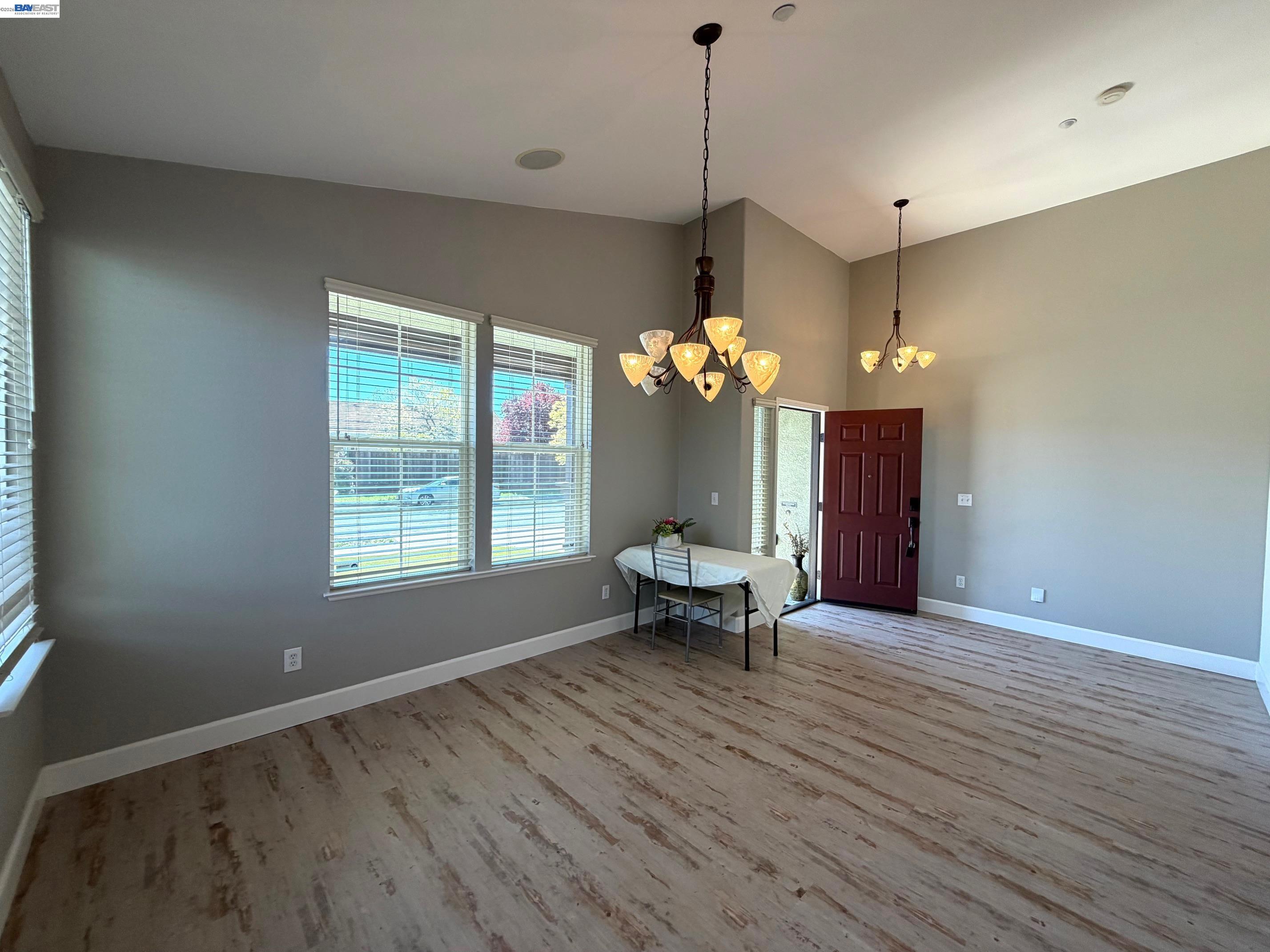 Detail Gallery Image 6 of 34 For 6492 Altamar Circle, Livermore,  CA 94551 - 3 Beds | 2 Baths