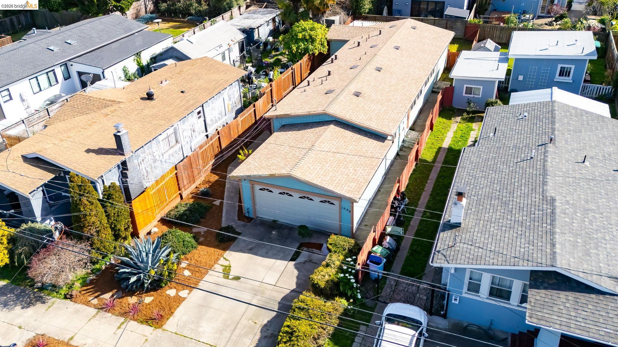 Detail Gallery Image 8 of 12 For 1530 Stuart St, Berkeley,  CA 94703 - 4 Beds | 3 Baths