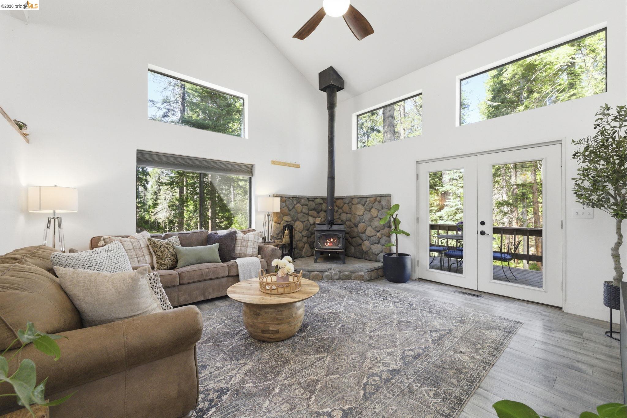 Detail Gallery Image 16 of 40 For 19565 Wanita Ln, Twain Harte,  CA 95383 - 3 Beds | 2 Baths