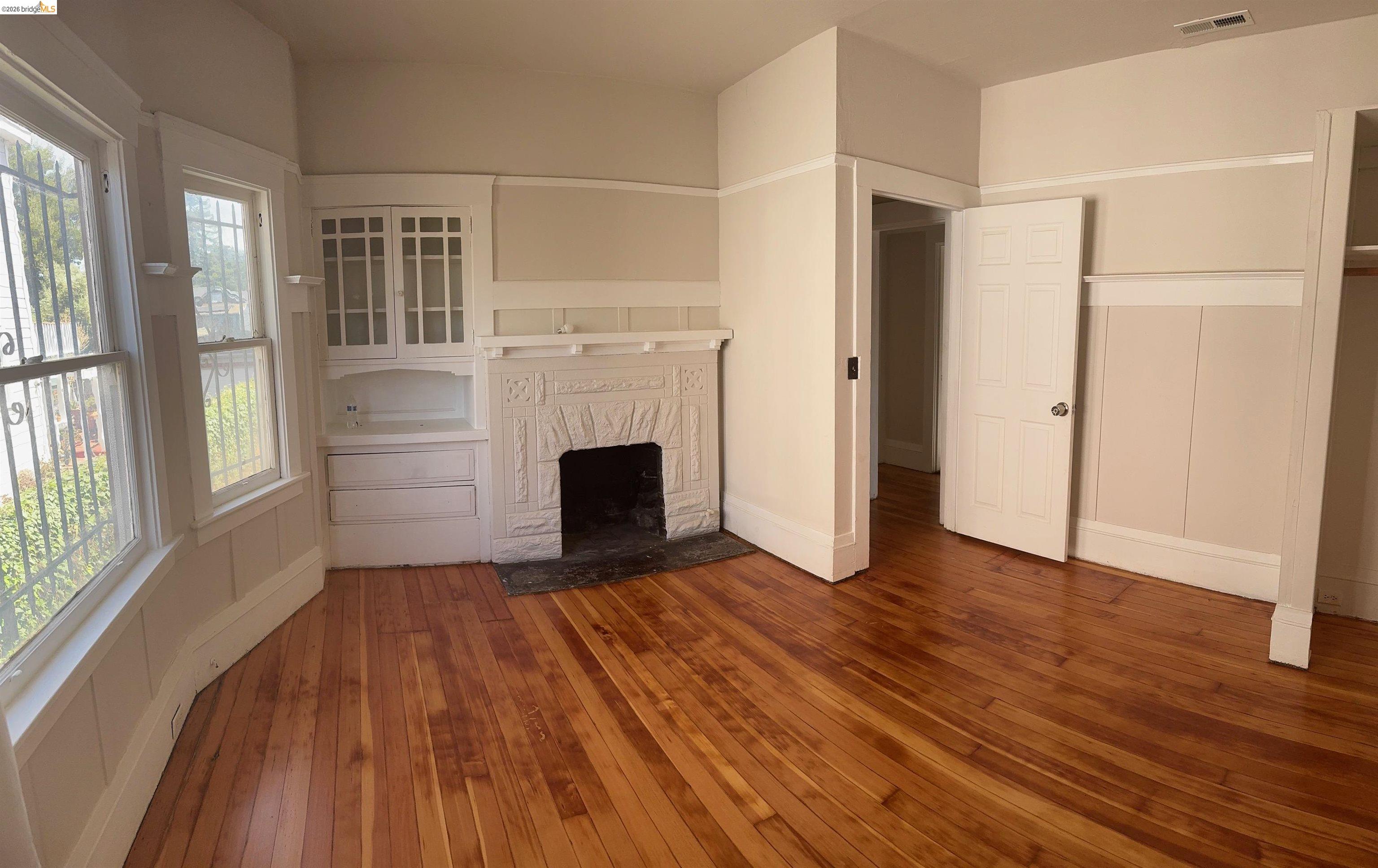 Detail Gallery Image 12 of 15 For 1626 12th St, Oakland,  CA 94607 - – Beds | – Baths