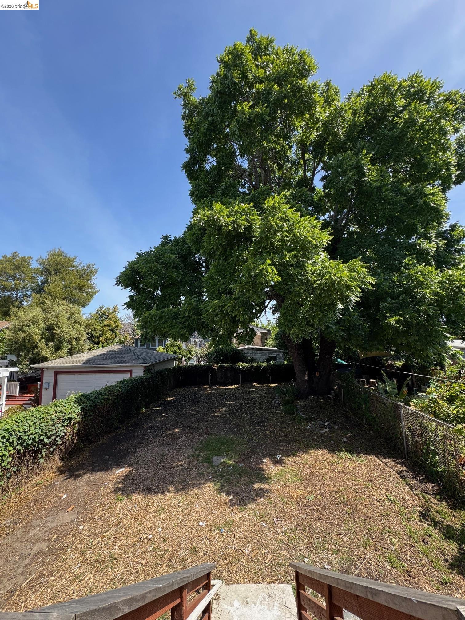 Detail Gallery Image 4 of 15 For 1626 12th St, Oakland,  CA 94607 - – Beds | – Baths