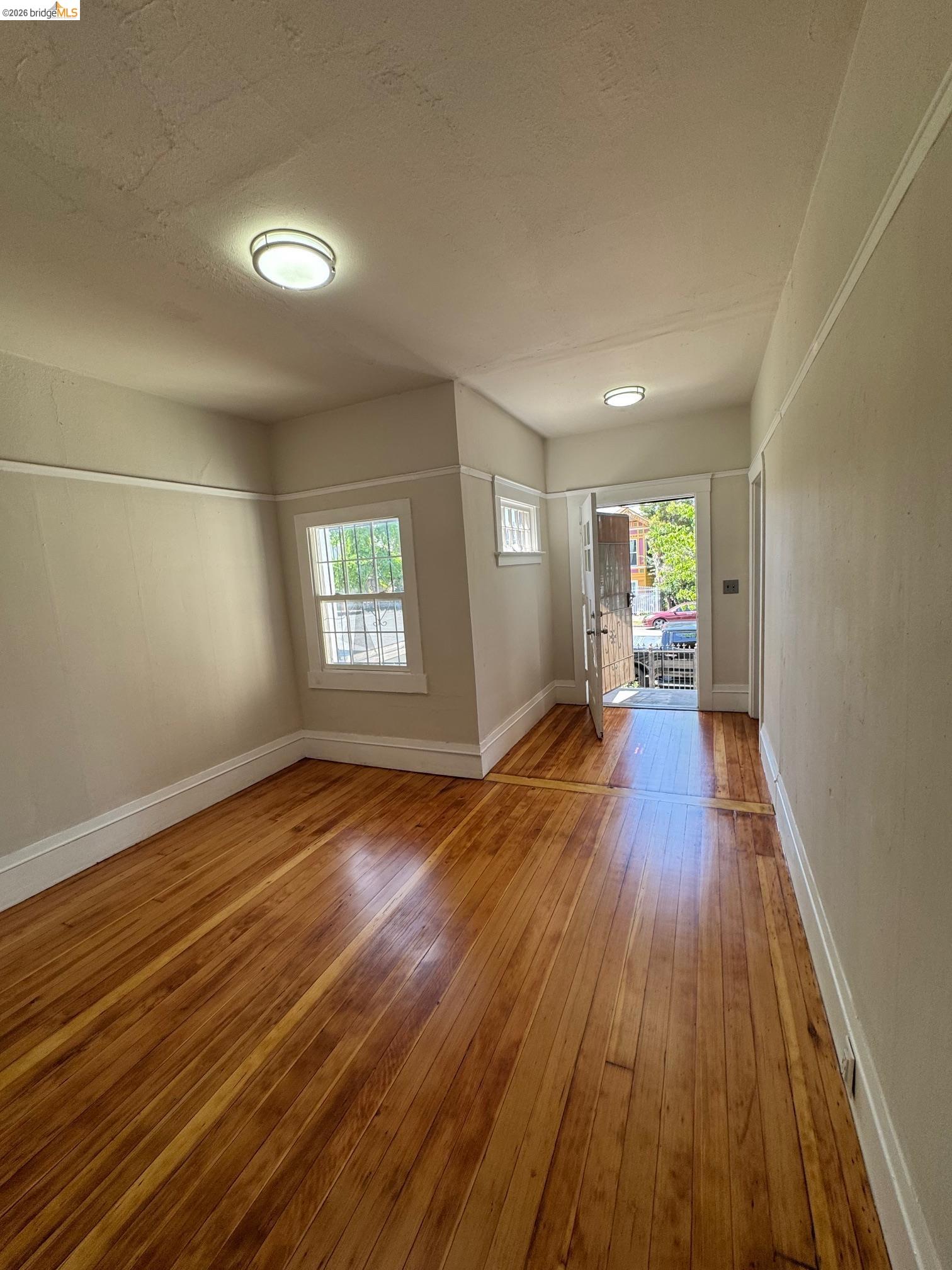 Detail Gallery Image 9 of 15 For 1626 12th St, Oakland,  CA 94607 - – Beds | – Baths