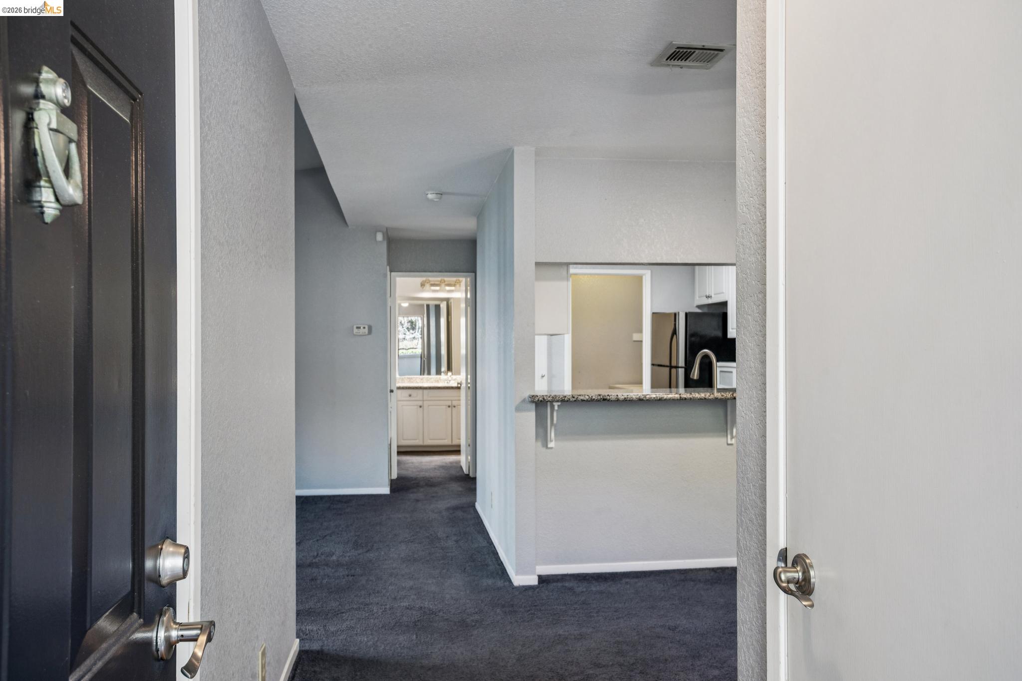 Photo #4: 41127423 Listing: Photo #4