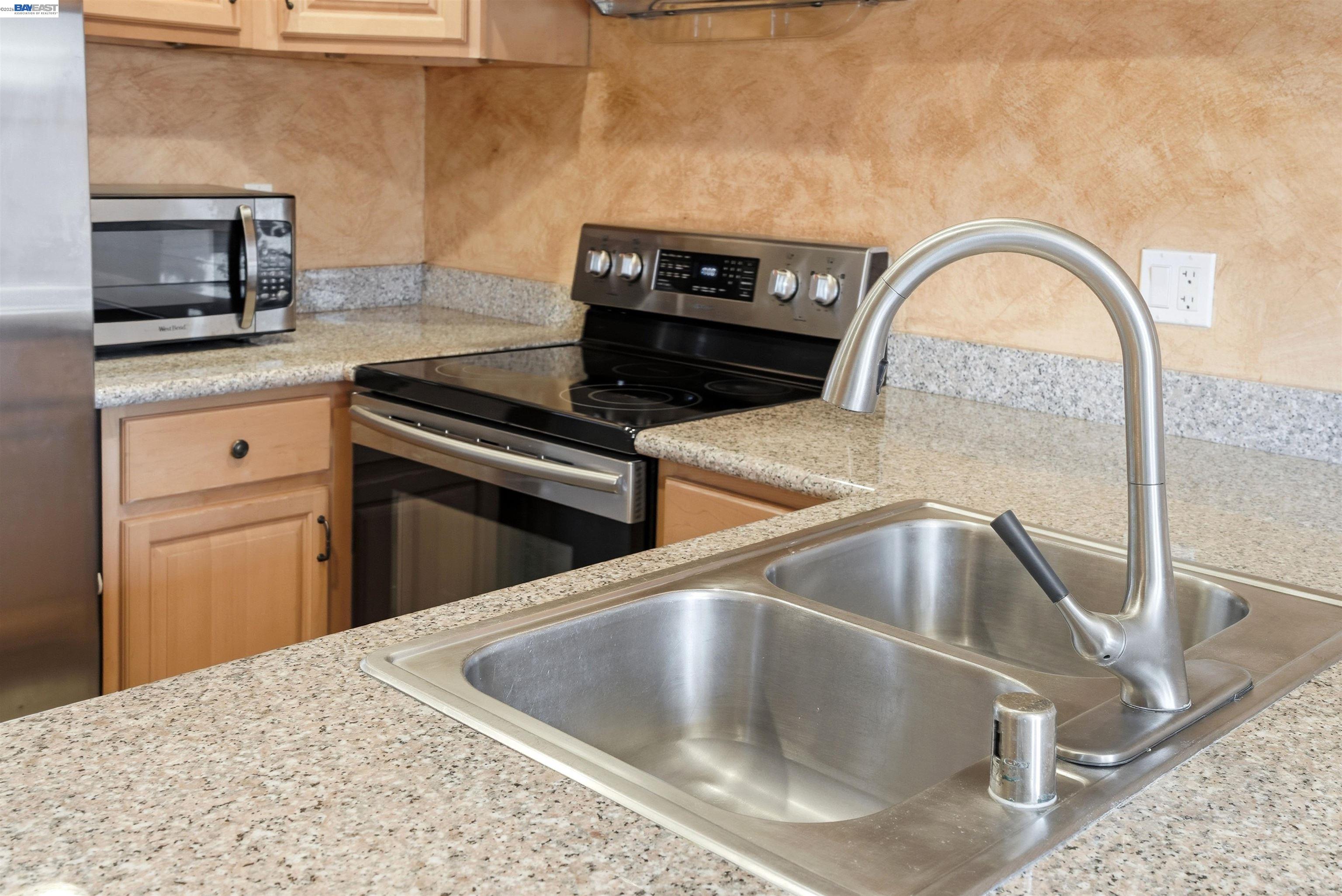 Detail Gallery Image 19 of 48 For 685 Palomino Dr #D,  Pleasanton,  CA 94566 - 2 Beds | 2 Baths