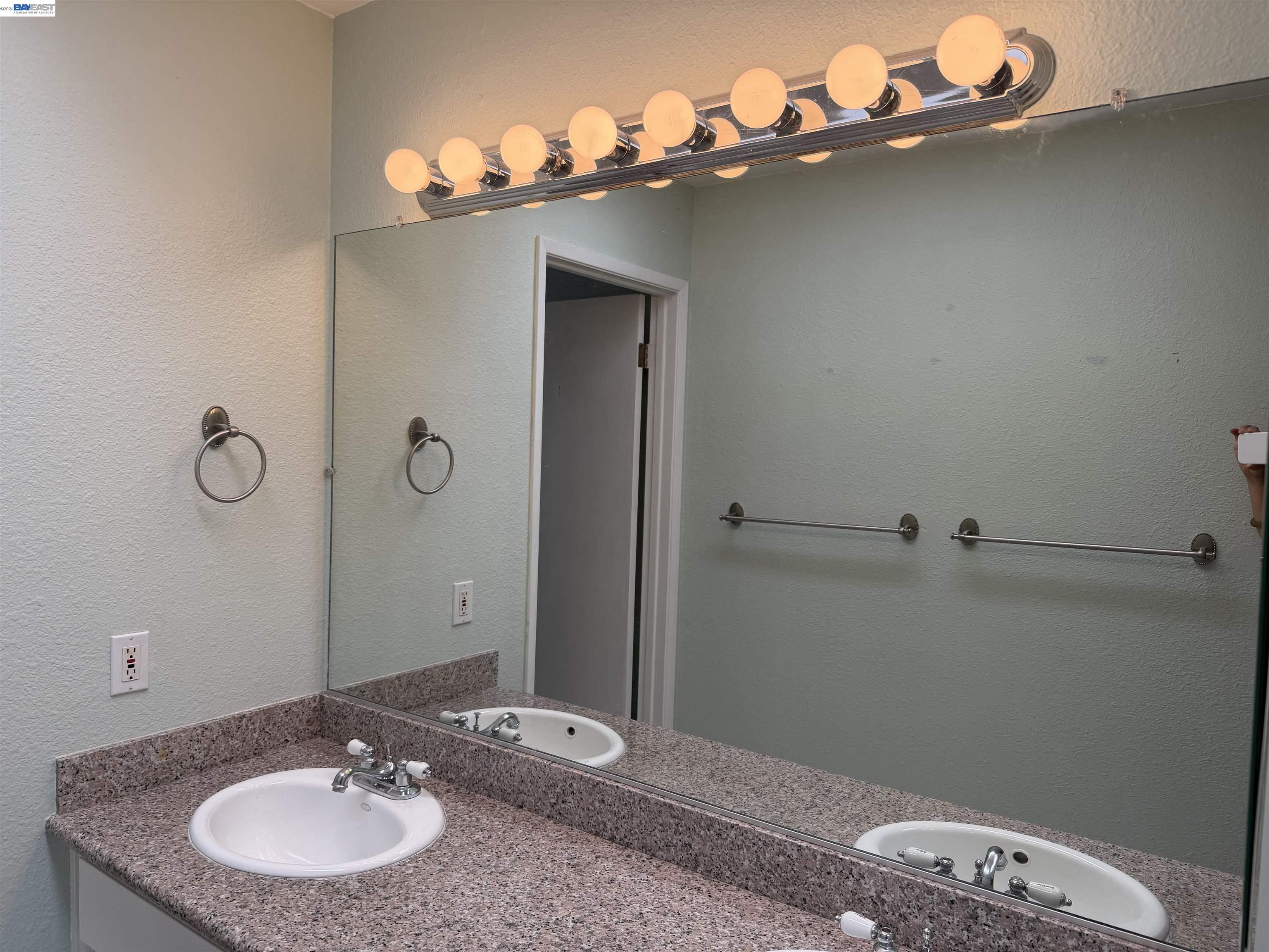 Detail Gallery Image 40 of 48 For 685 Palomino Dr #D,  Pleasanton,  CA 94566 - 2 Beds | 2 Baths