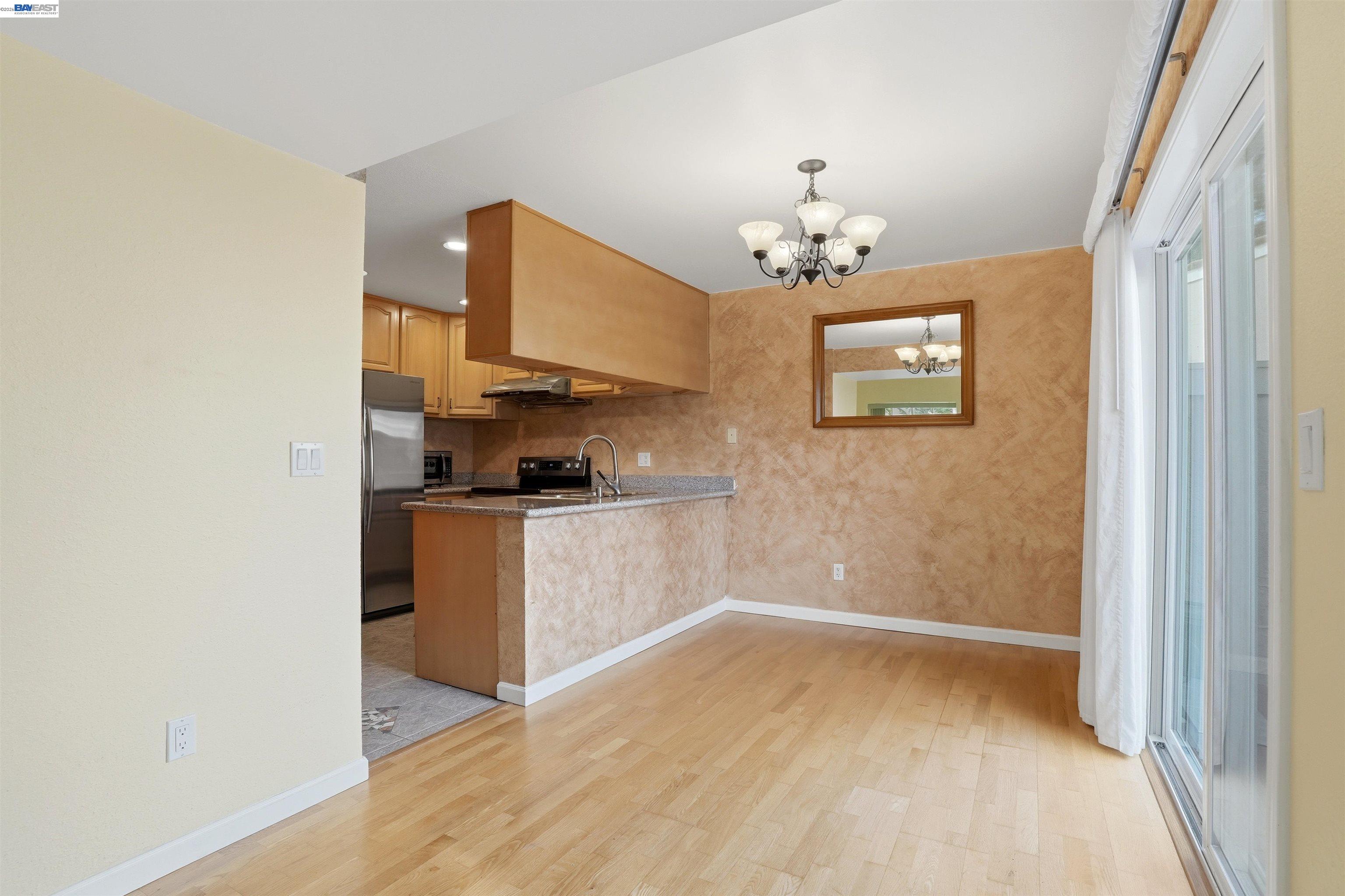 Detail Gallery Image 10 of 48 For 685 Palomino Dr #D,  Pleasanton,  CA 94566 - 2 Beds | 2 Baths