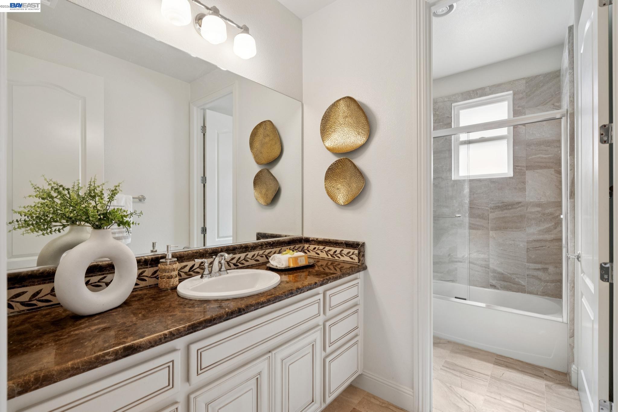 Detail Gallery Image 34 of 57 For 130 Arundel Dr, Hayward,  CA 94542 - 4 Beds | 3/1 Baths