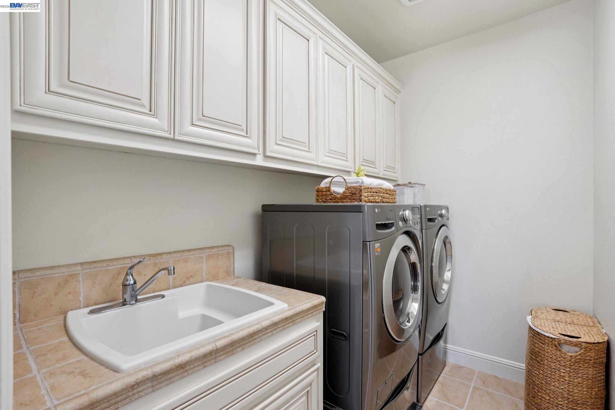 Detail Gallery Image 40 of 57 For 130 Arundel Dr, Hayward,  CA 94542 - 4 Beds | 3/1 Baths