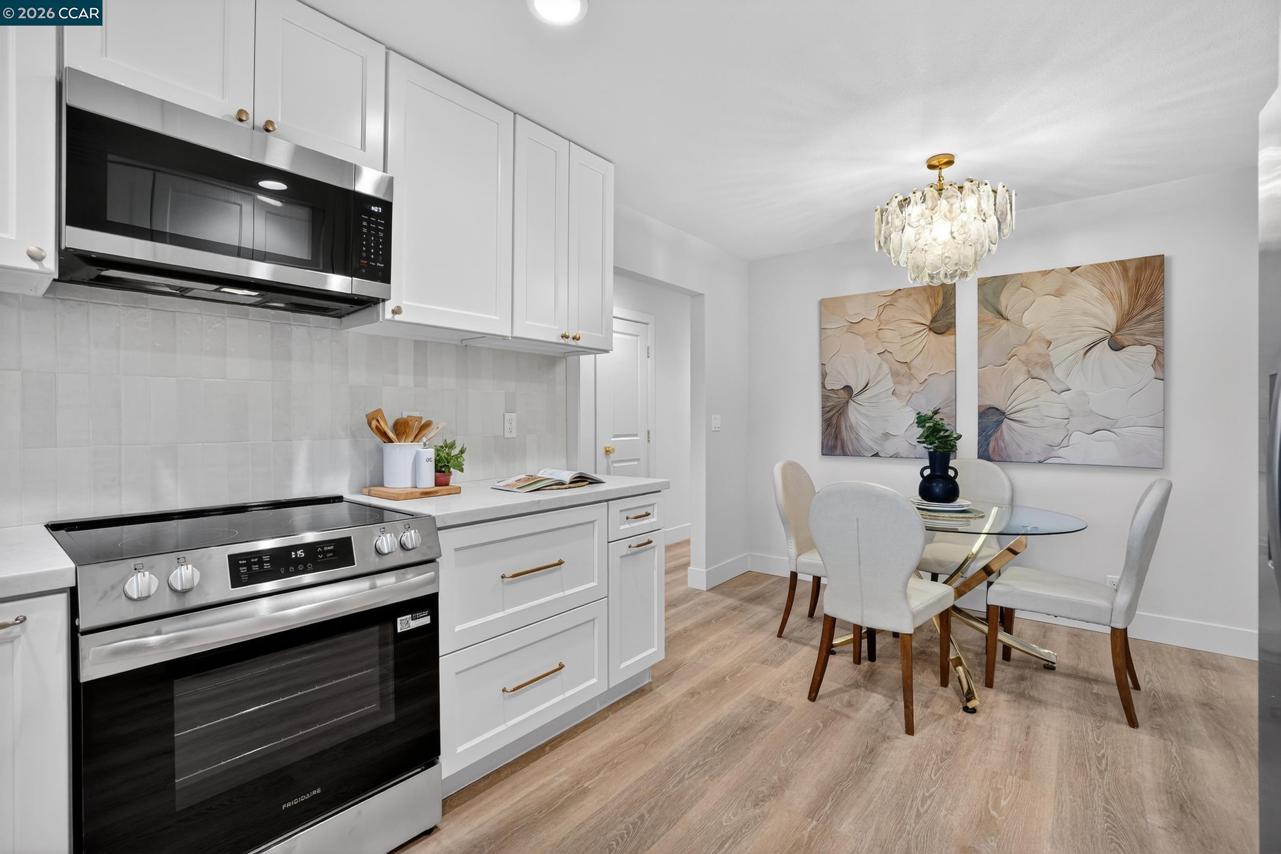 Detail Gallery Image 13 of 42 For 1590 Laverne Way, Concord,  CA 94521 - 3 Beds | 2 Baths