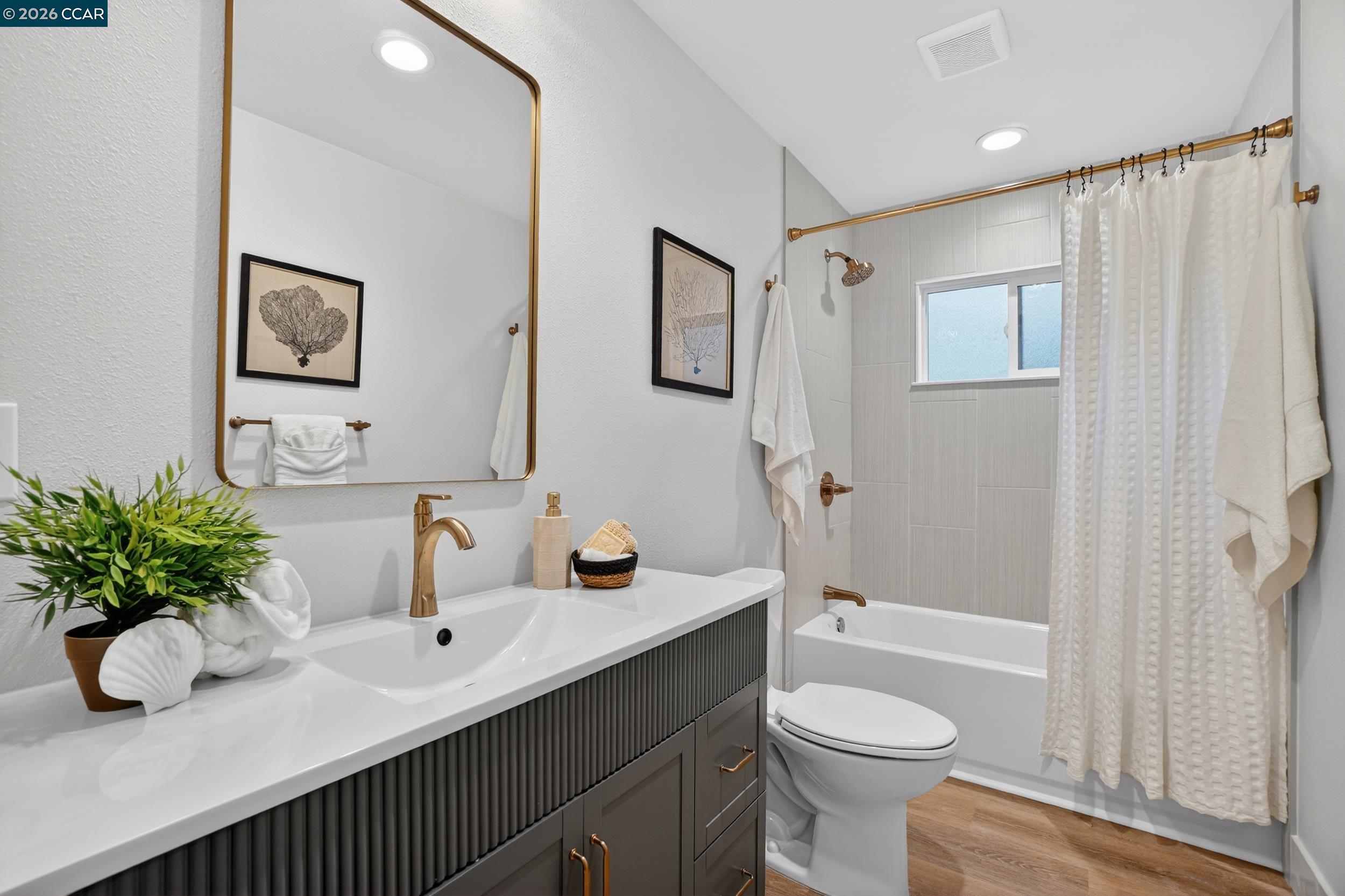 Detail Gallery Image 23 of 42 For 1590 Laverne Way, Concord,  CA 94521 - 3 Beds | 2 Baths