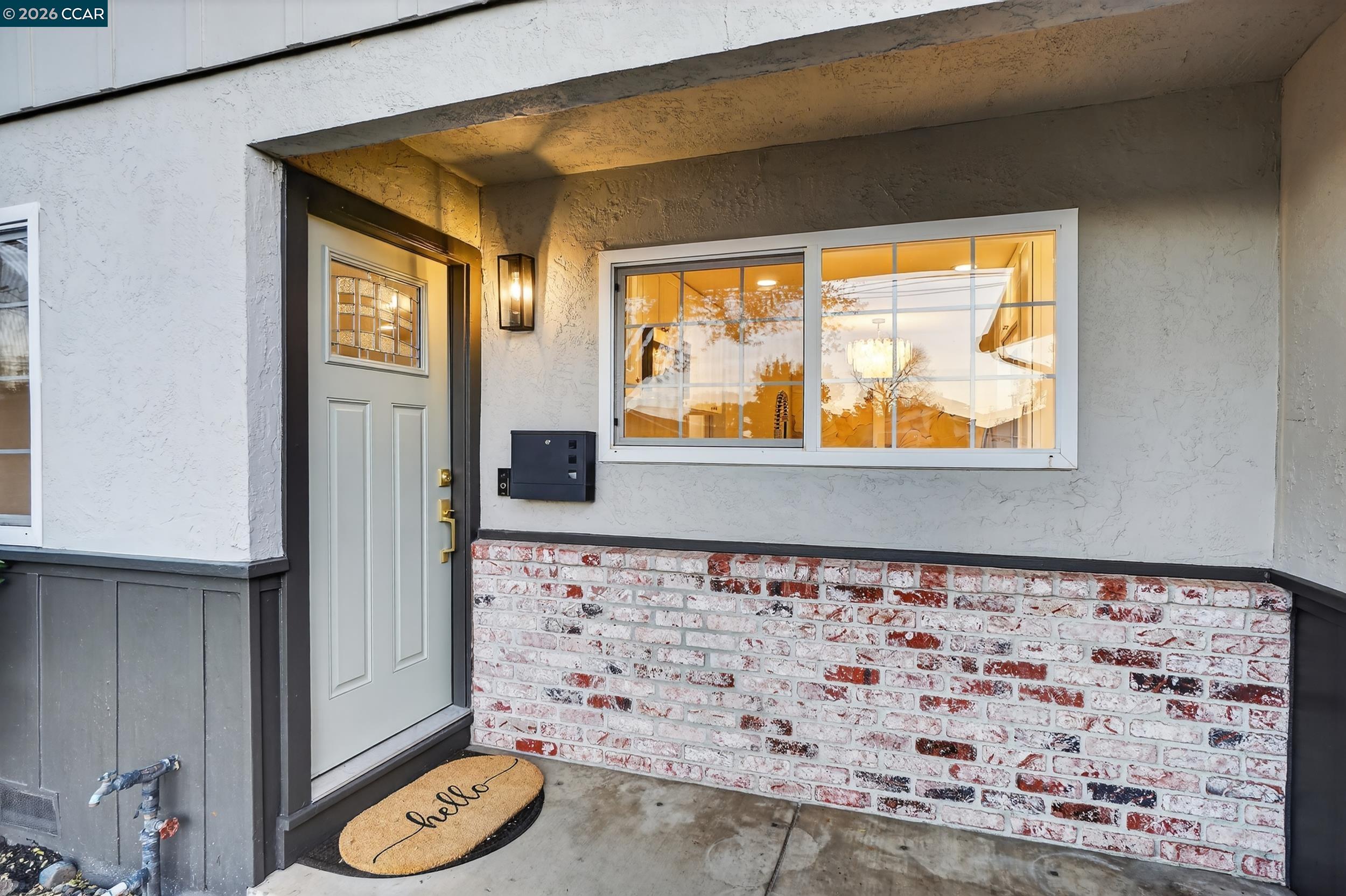 Detail Gallery Image 4 of 42 For 1590 Laverne Way, Concord,  CA 94521 - 3 Beds | 2 Baths