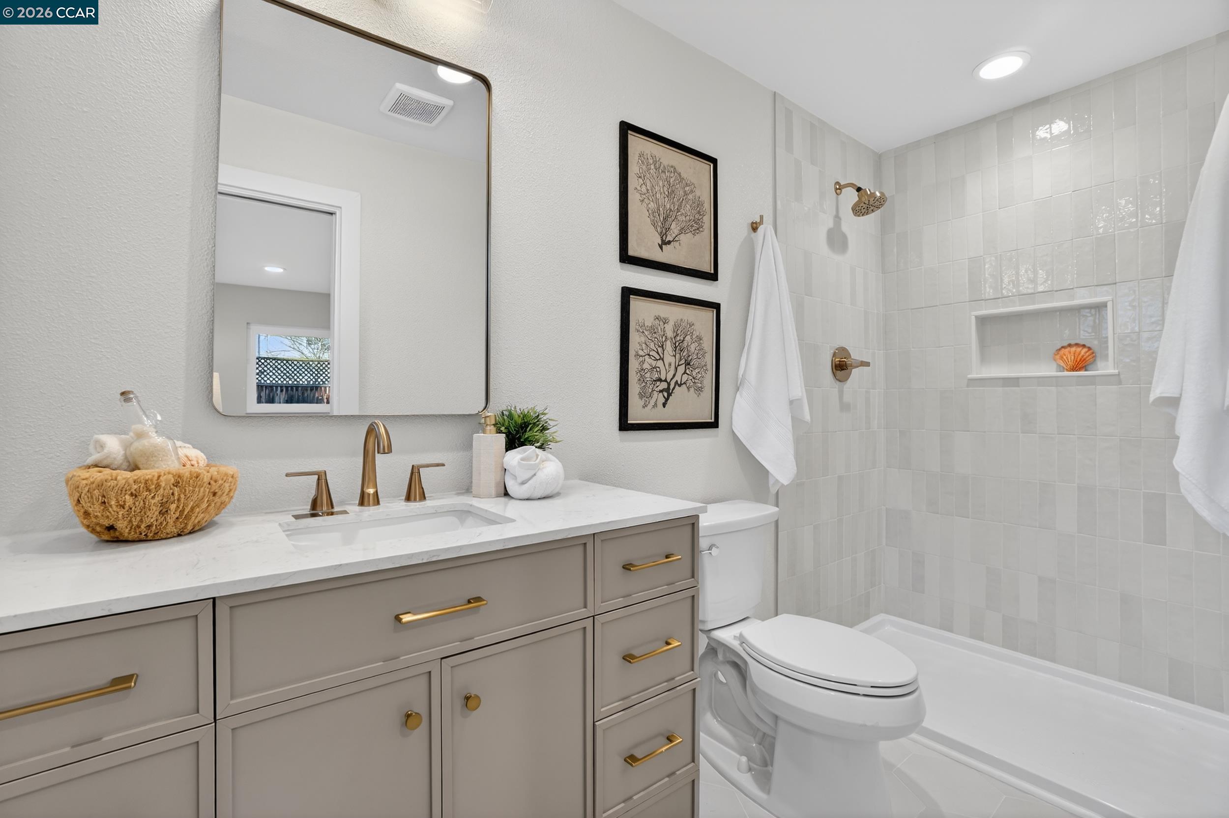 Detail Gallery Image 33 of 42 For 1590 Laverne Way, Concord,  CA 94521 - 3 Beds | 2 Baths