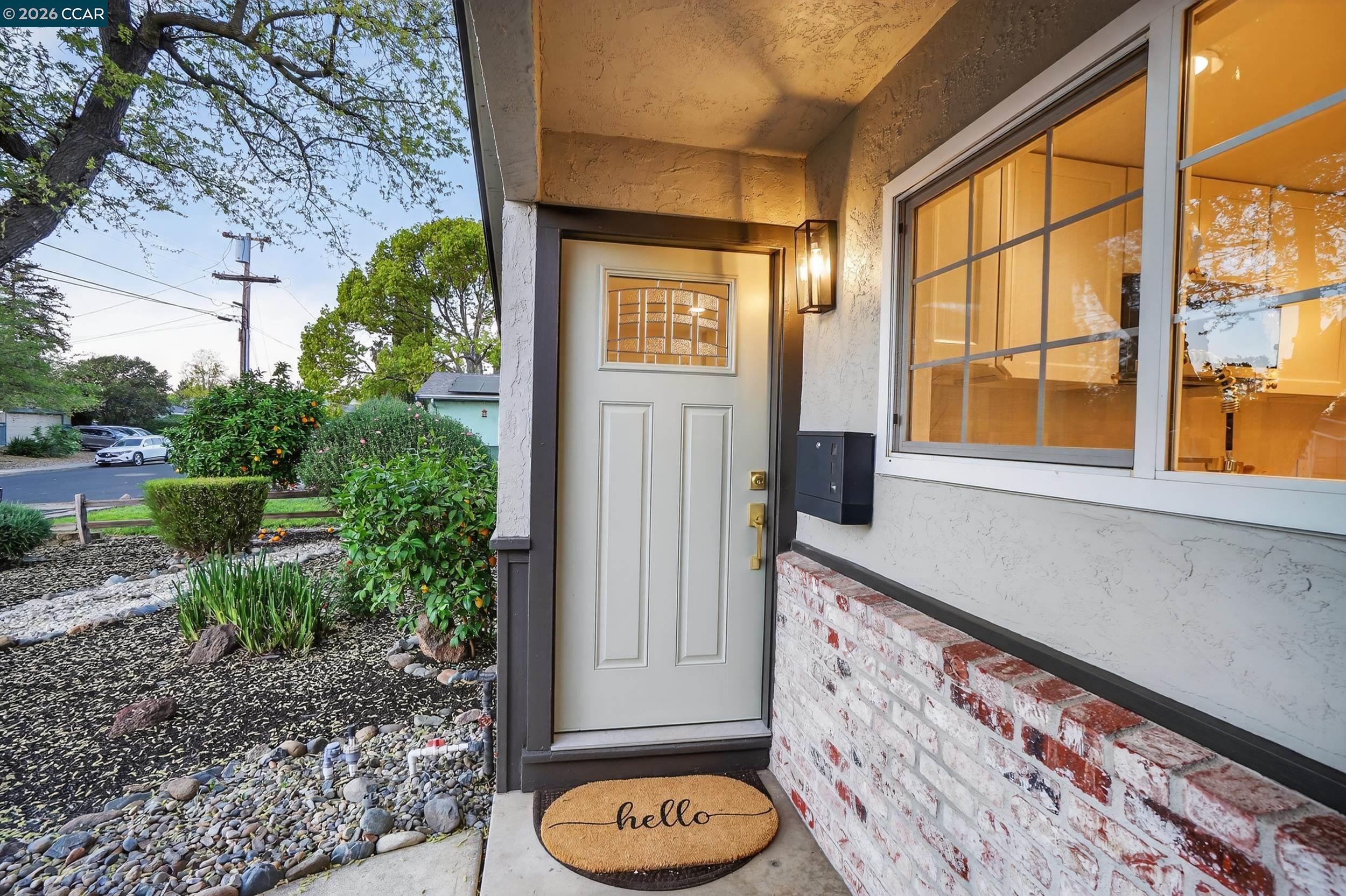 Detail Gallery Image 5 of 42 For 1590 Laverne Way, Concord,  CA 94521 - 3 Beds | 2 Baths