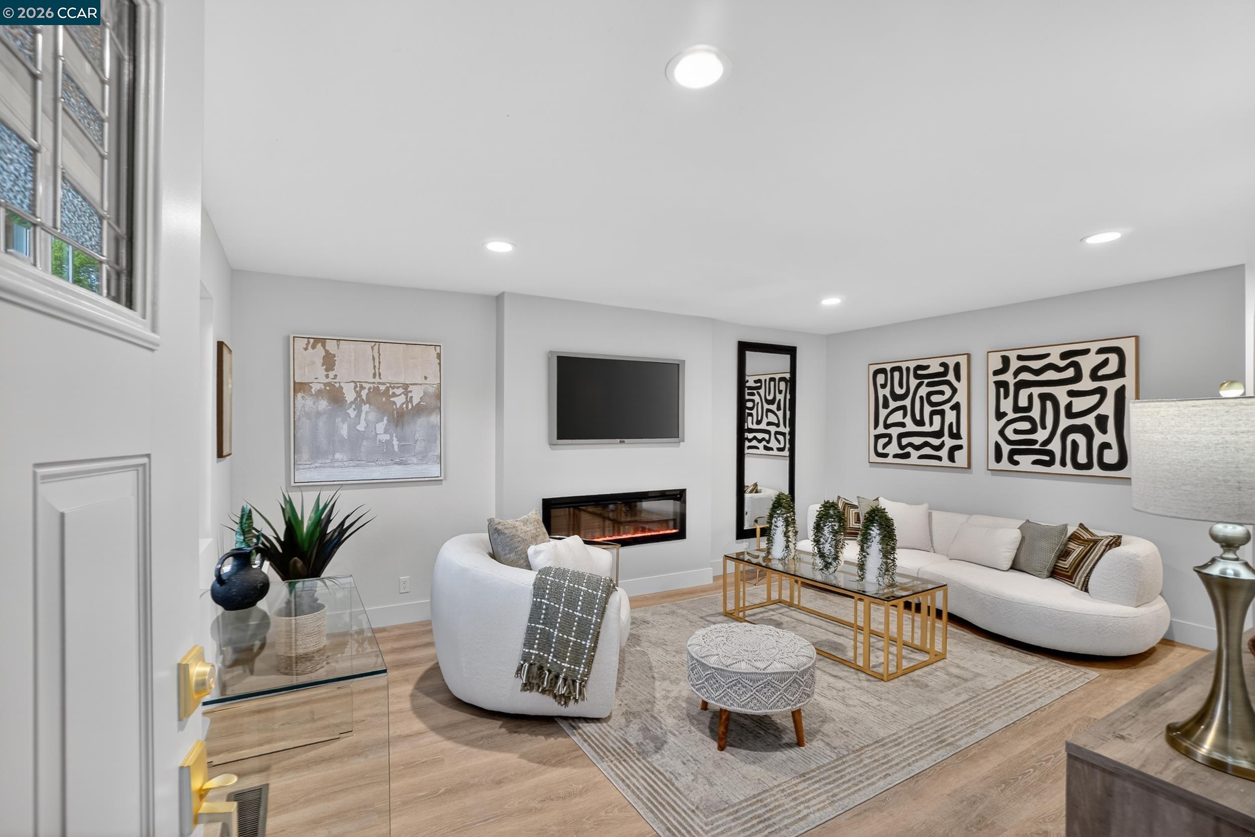 Detail Gallery Image 6 of 42 For 1590 Laverne Way, Concord,  CA 94521 - 3 Beds | 2 Baths