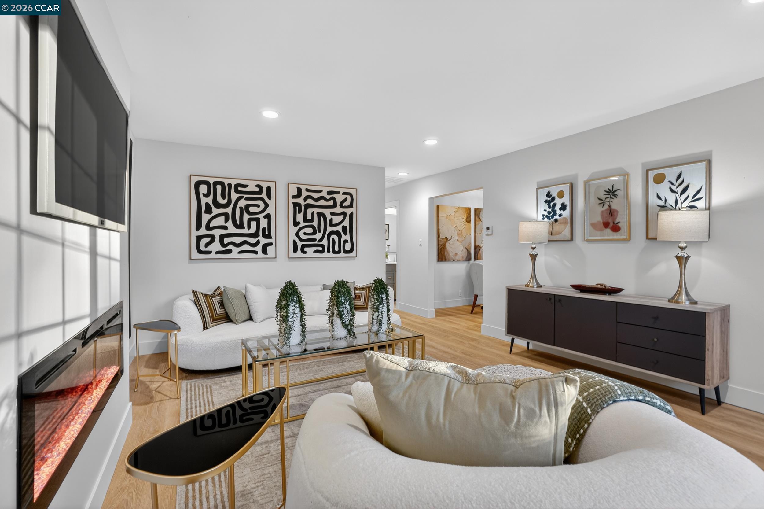 Detail Gallery Image 9 of 42 For 1590 Laverne Way, Concord,  CA 94521 - 3 Beds | 2 Baths