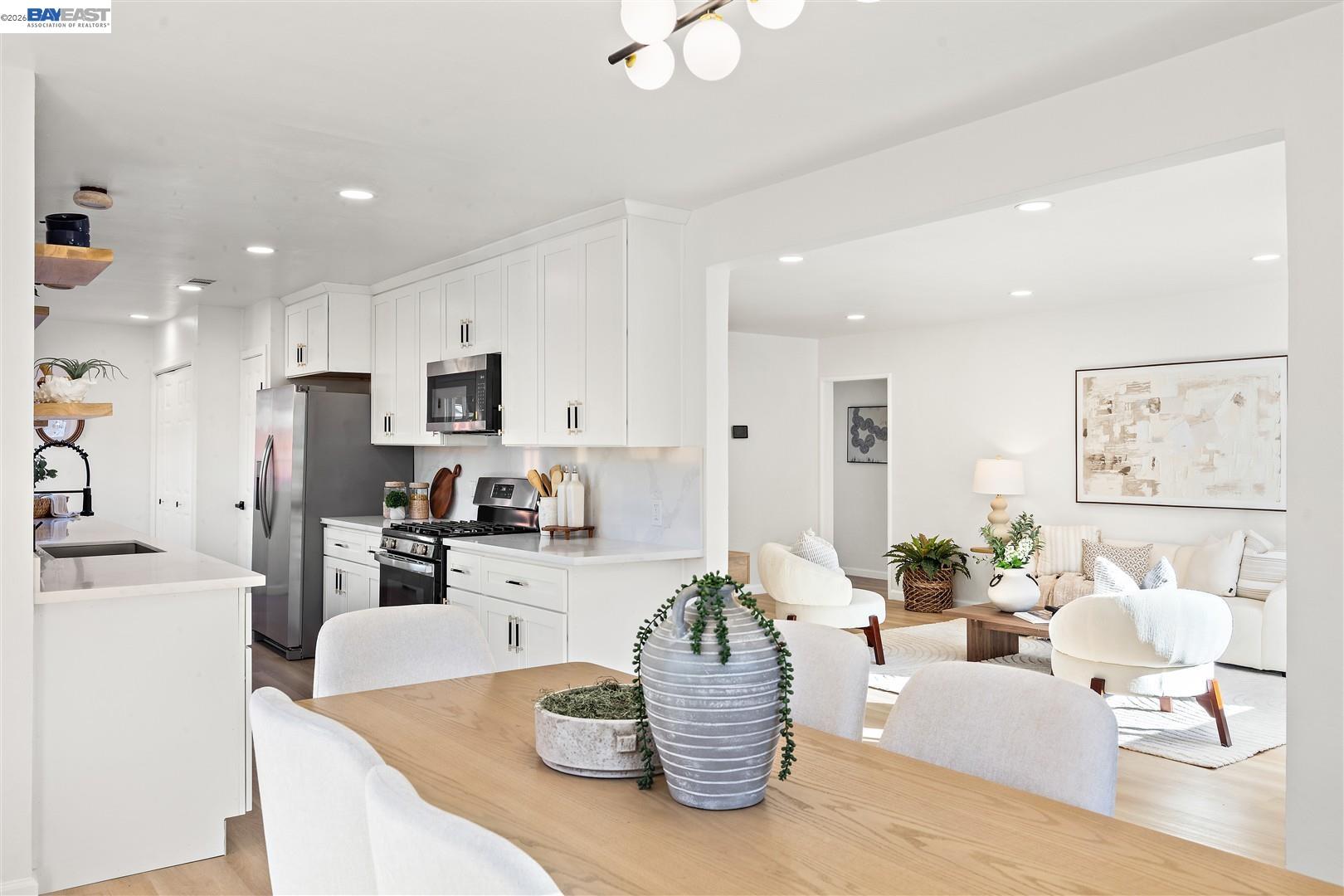 Detail Gallery Image 11 of 47 For 21928 Baywood Ave, Castro Valley,  CA 94546 - 3 Beds | 2/1 Baths