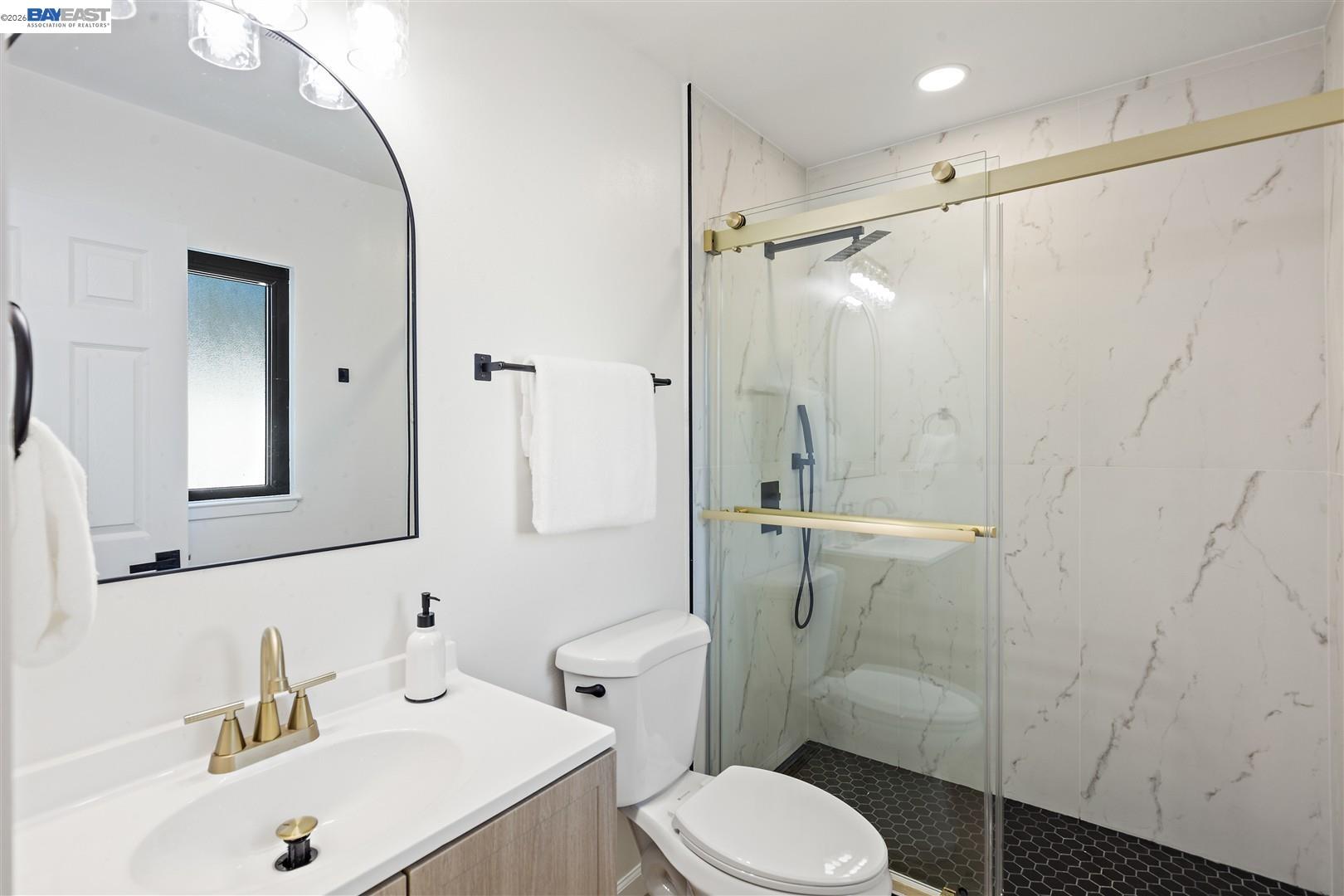 Detail Gallery Image 17 of 47 For 21928 Baywood Ave, Castro Valley,  CA 94546 - 3 Beds | 2/1 Baths